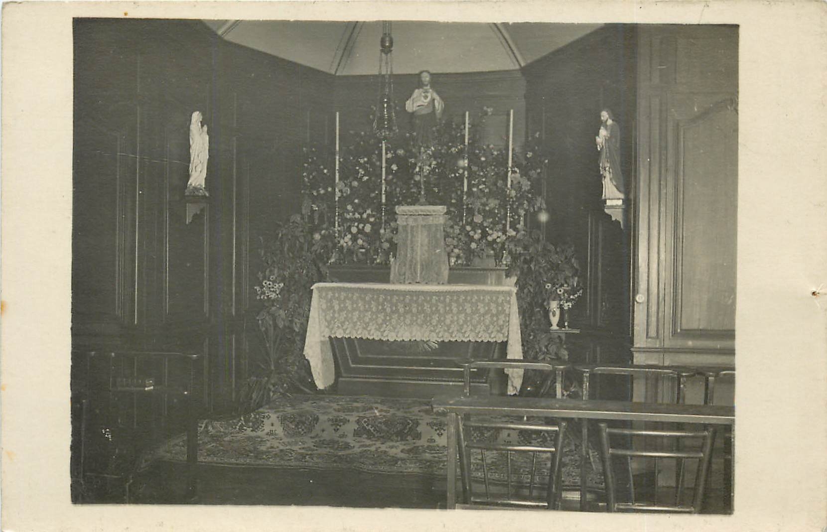 CARTE PHOTO Eglise Autel