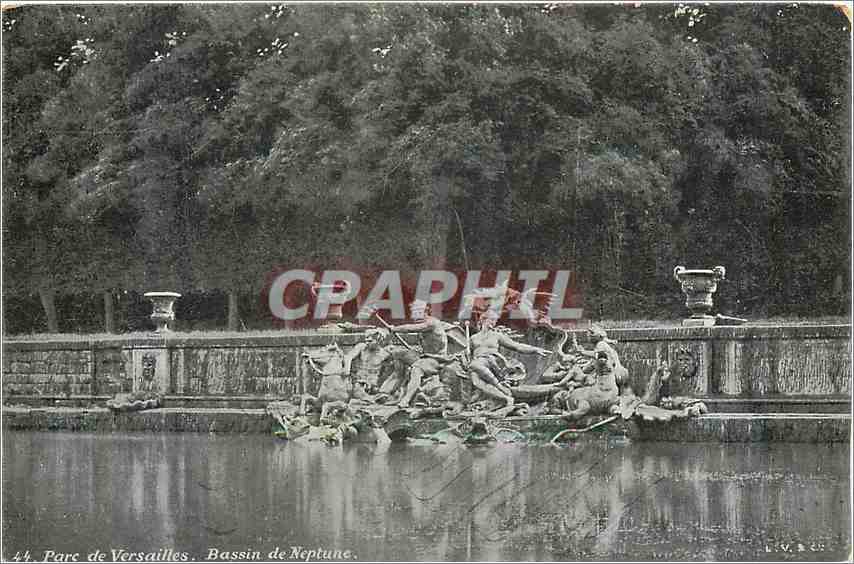 CPA parc de versaille Bassin de neptune