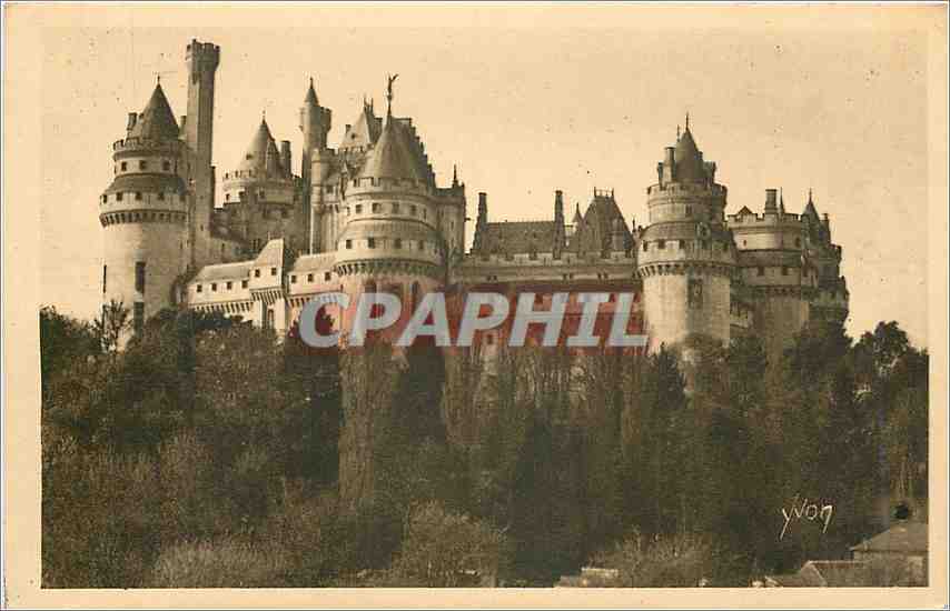 CPA La douce france chateau de Pierrefonds Oise Cote Est