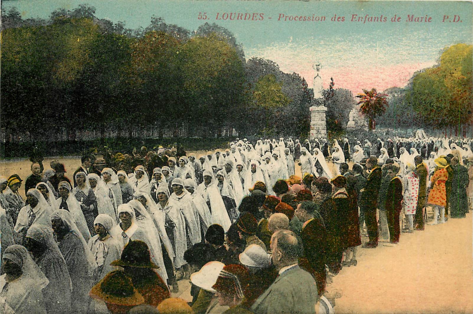 CPA Lourdes Procession des Enfants de marie PD