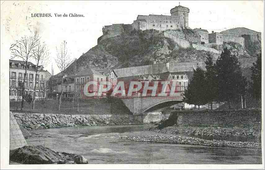 CPA Lourdes Vue du chateau