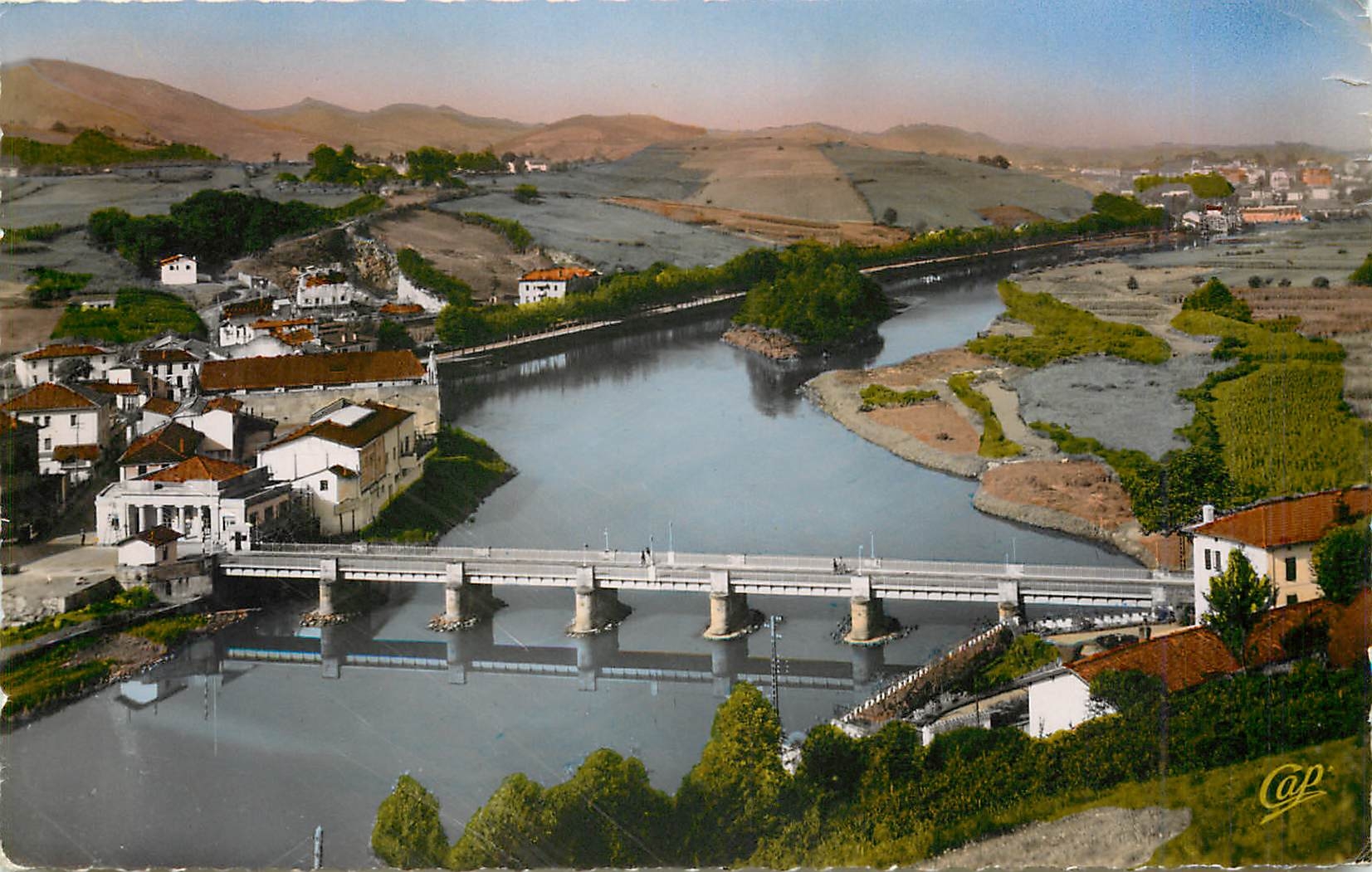 Béhobie - Frontière Franco-Espagnole — Le Pont International et l'Île des Faisans — Cité des Arts Photomécaniques
