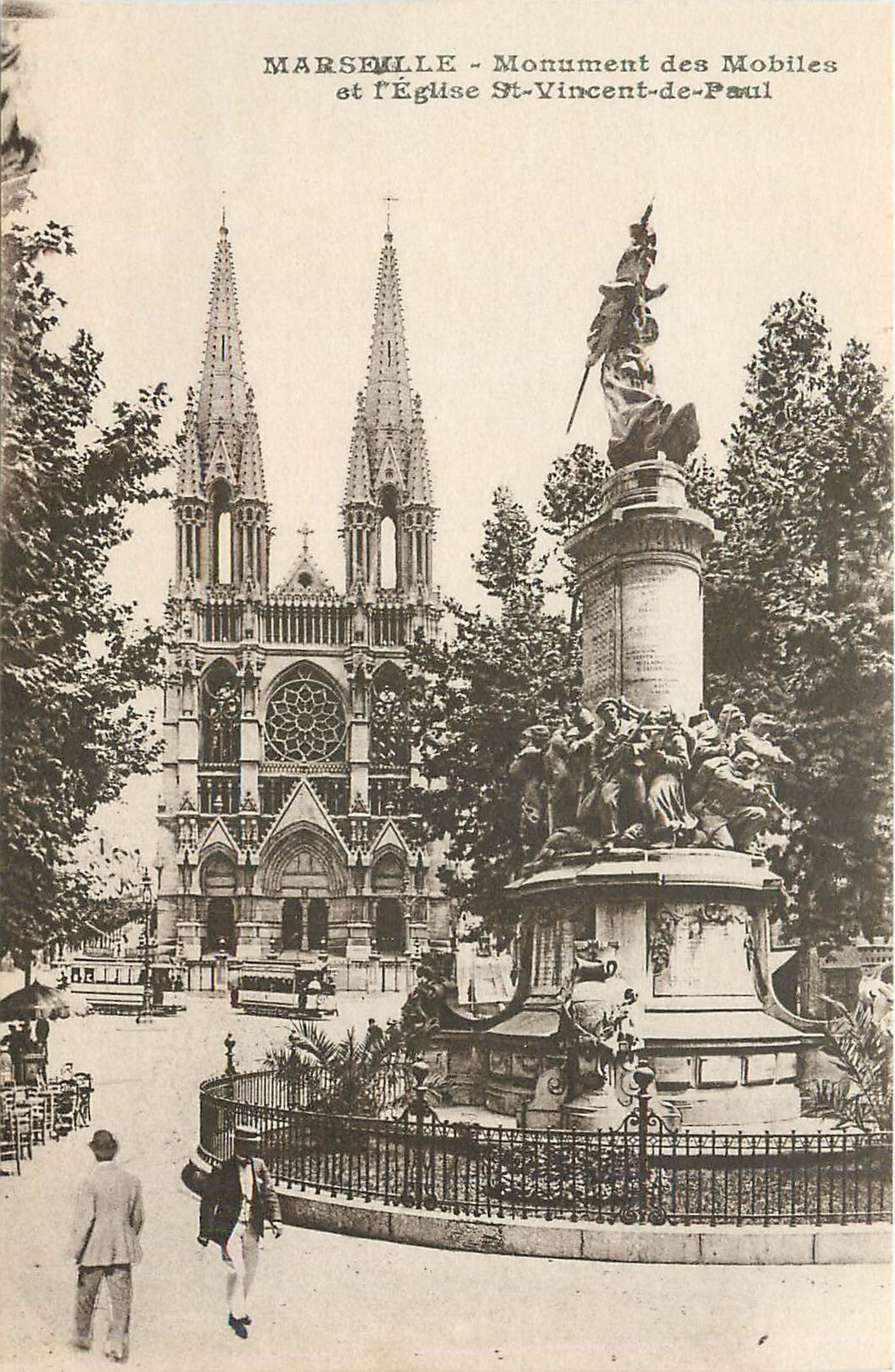 CPA Marseille Monument des mobiles et l'Eglise St Vincent de paul