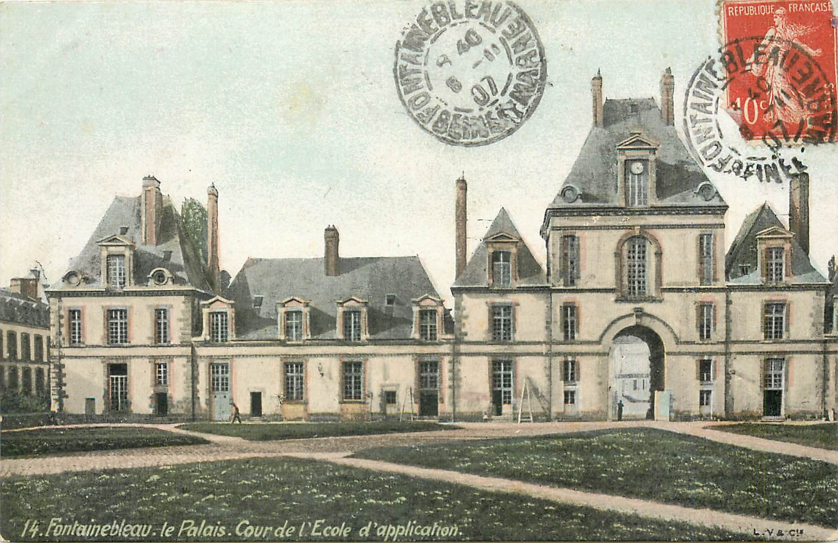 Fontainebleau - il Palazzo. Cortile dell'Accademia — L.V. & Cie