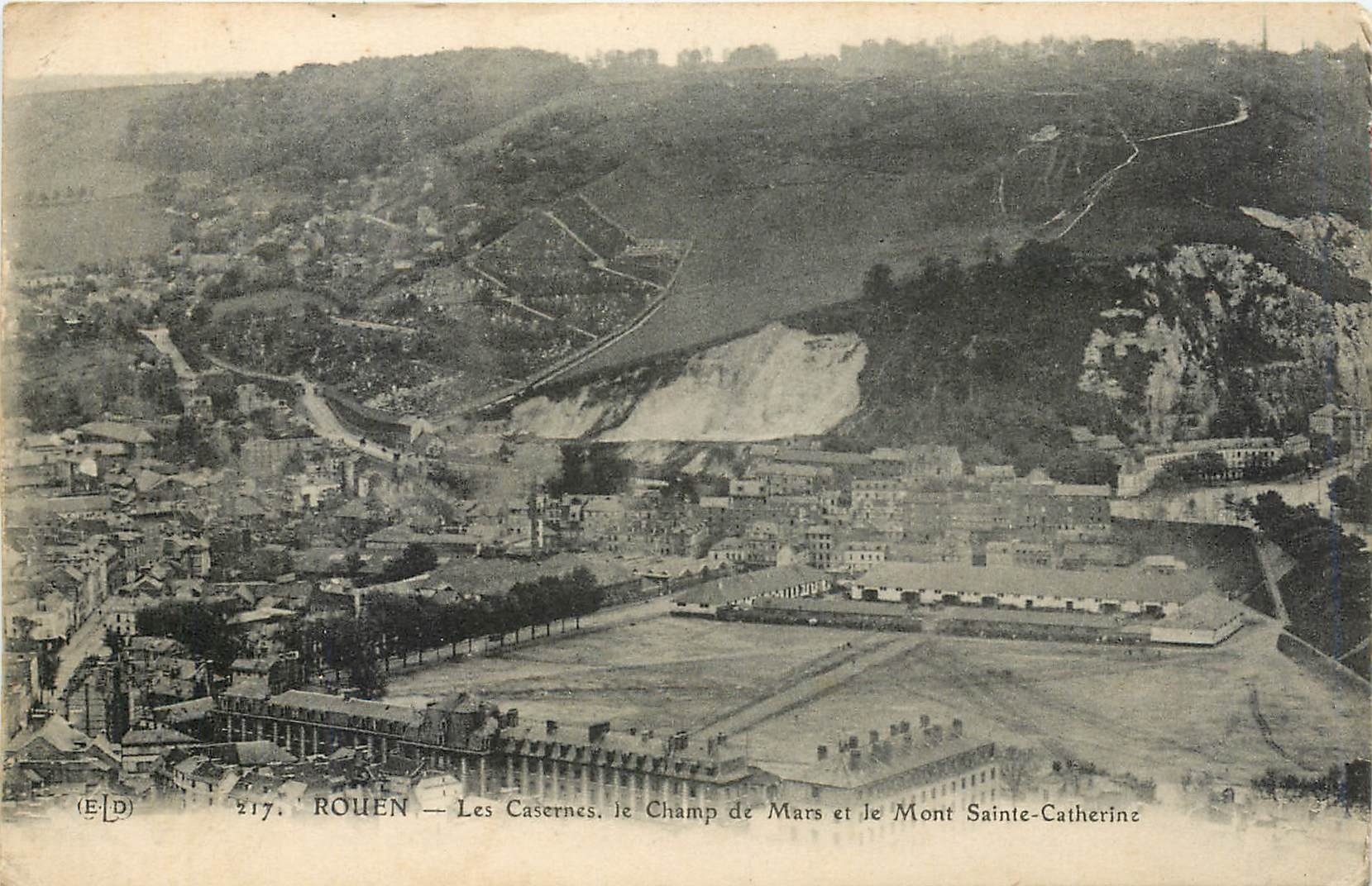 CPA Rouen les casernes le Champs de Mars et le Mont Sainte catherine Militaria