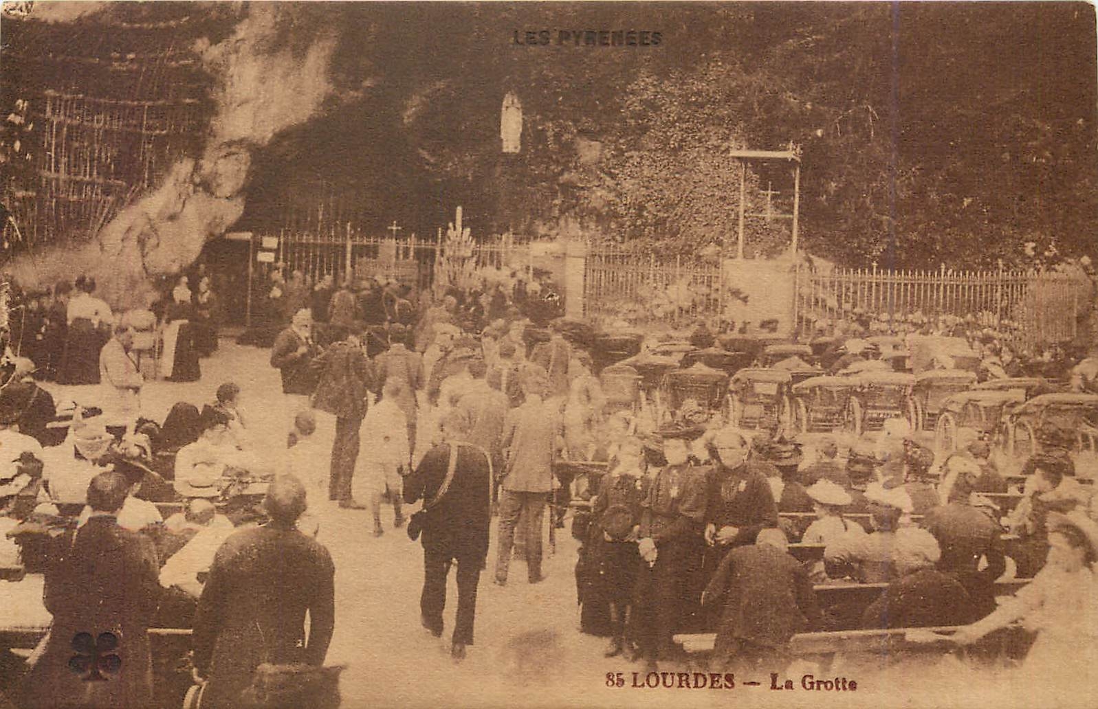 CPA Lourdes la grotte 