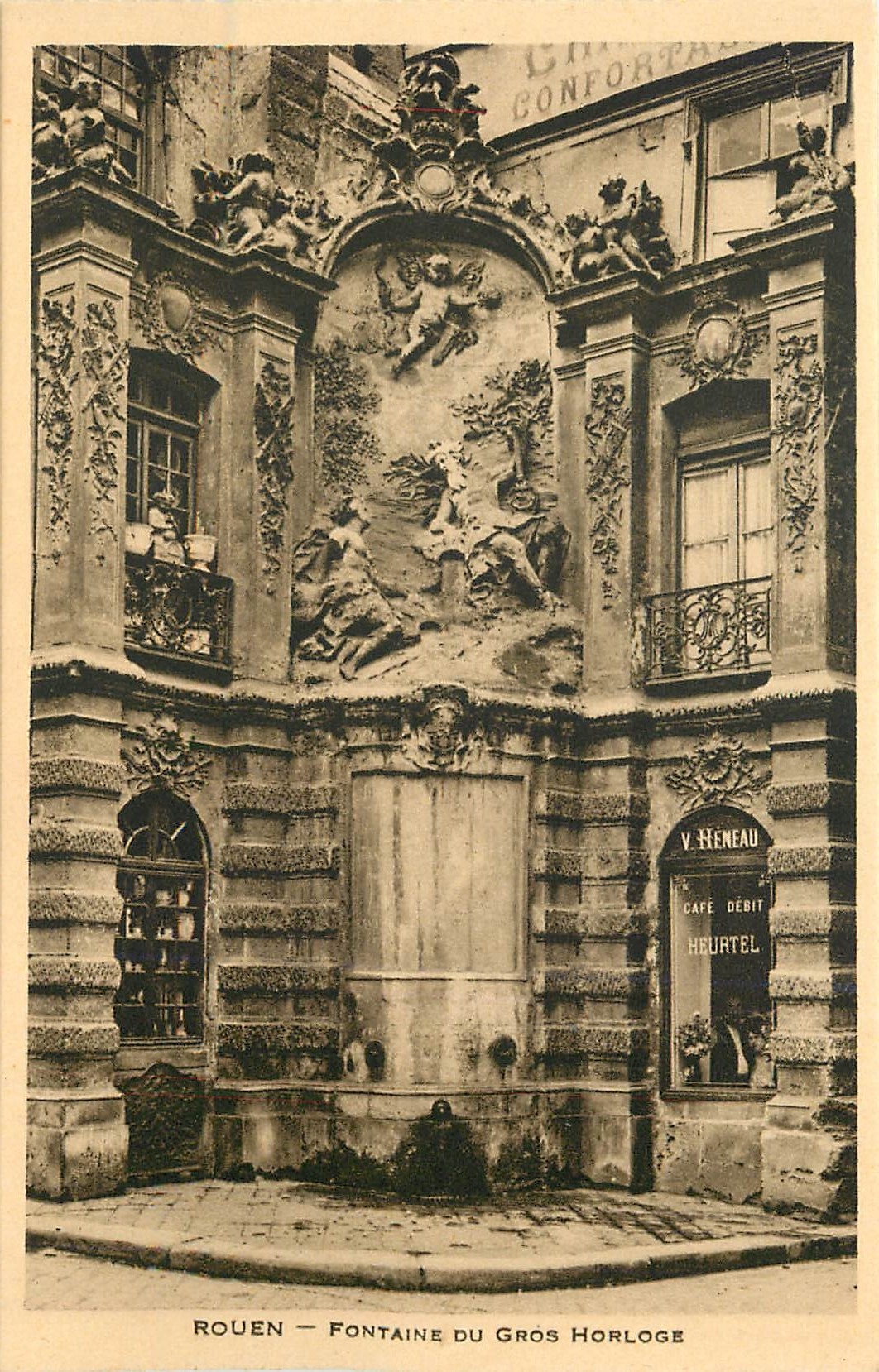 CPA Rouen fontainebleau du gros Horloge
