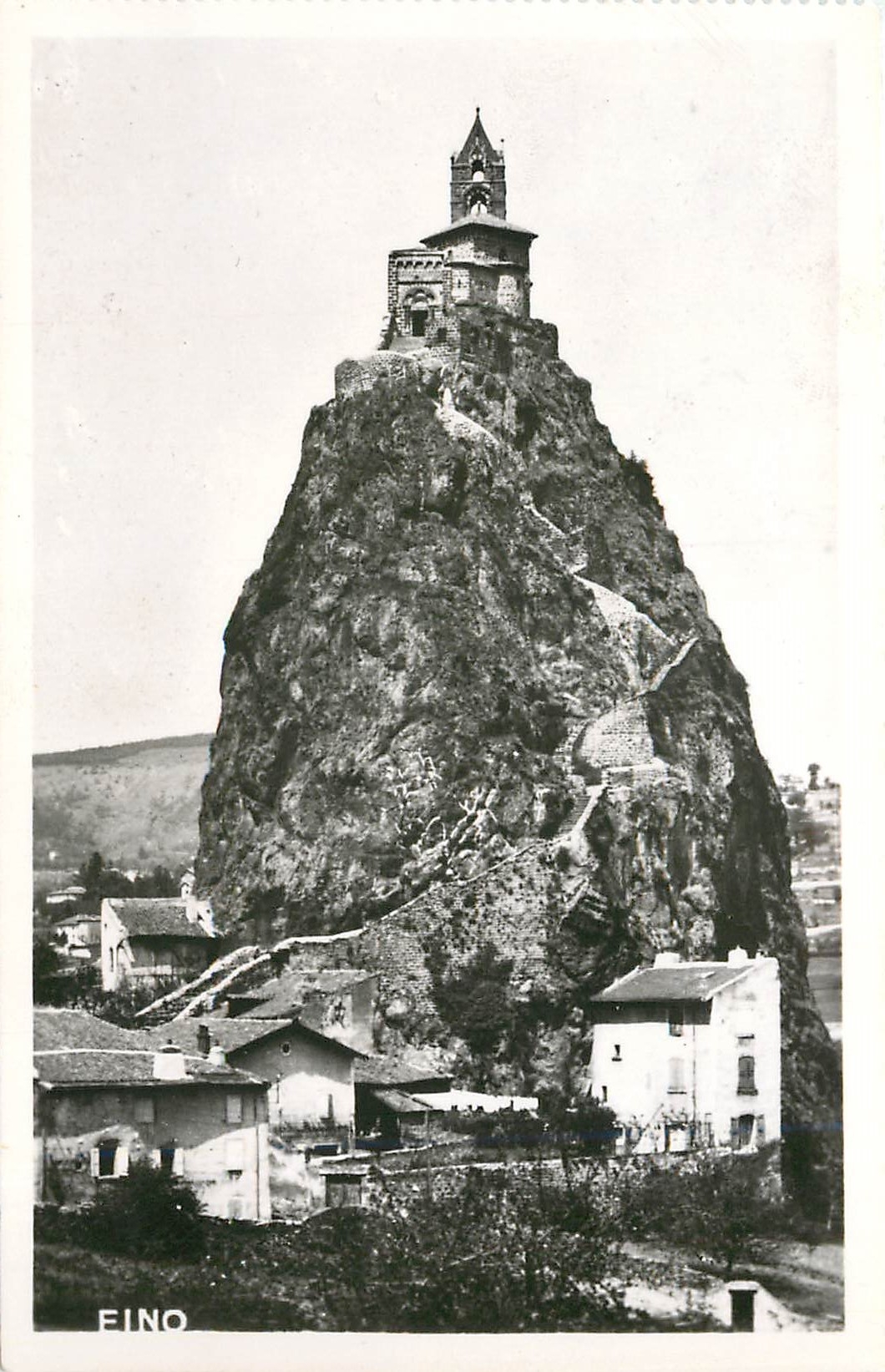 CPA Le Puy The Loire alt 630 le Rocher d'Aiguilhe hauteur 95m Aspect Oriental