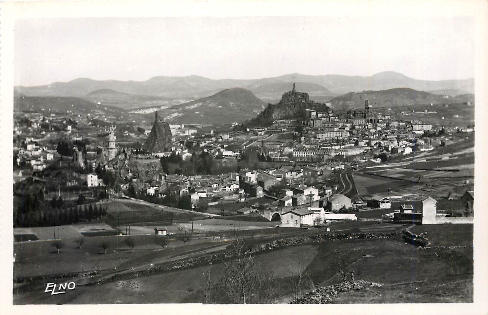 CPA Le Puy Hte loire alt 630 pNorama Les quatres Rochers