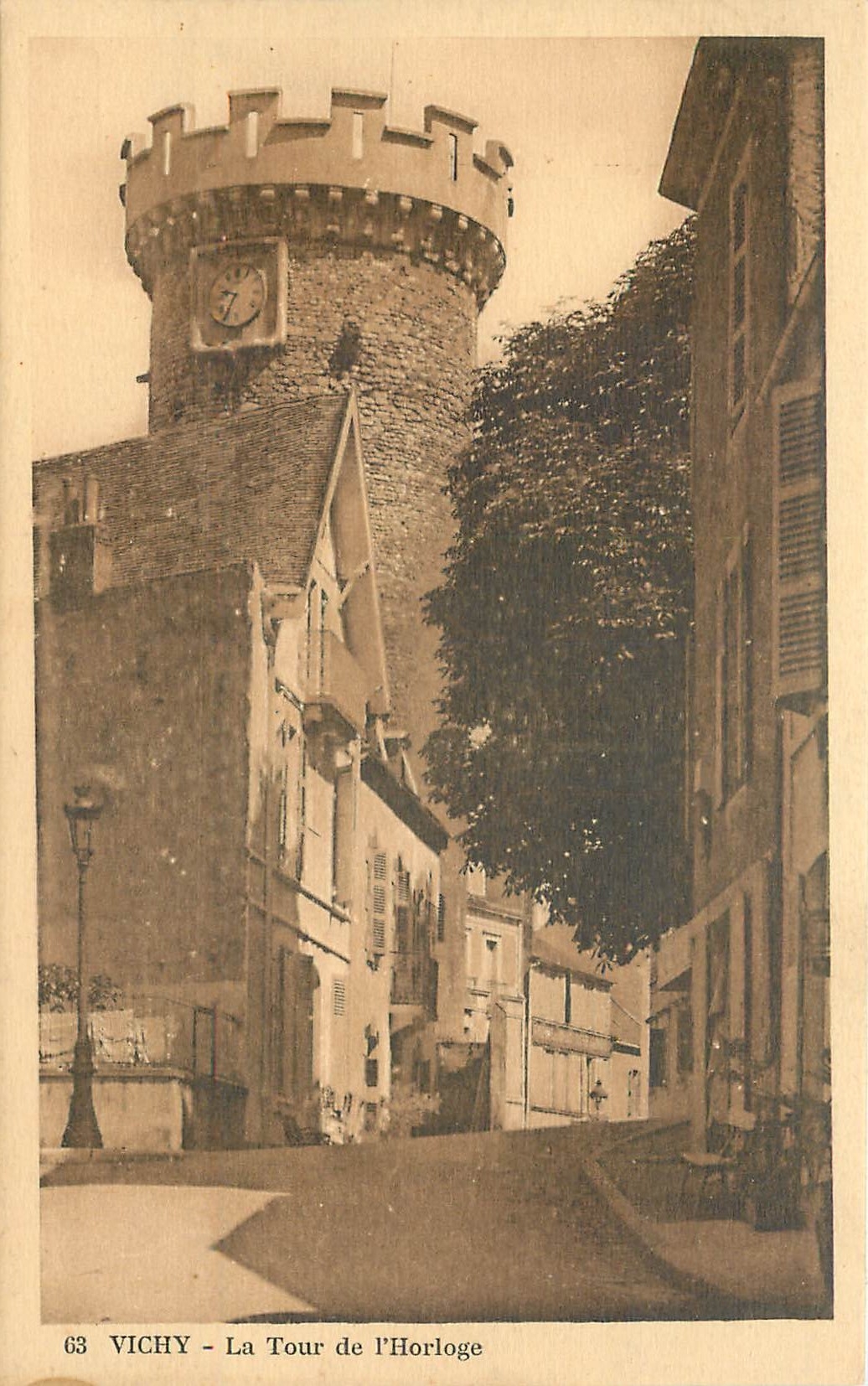 CPA Vichy la tour de l'Horloge