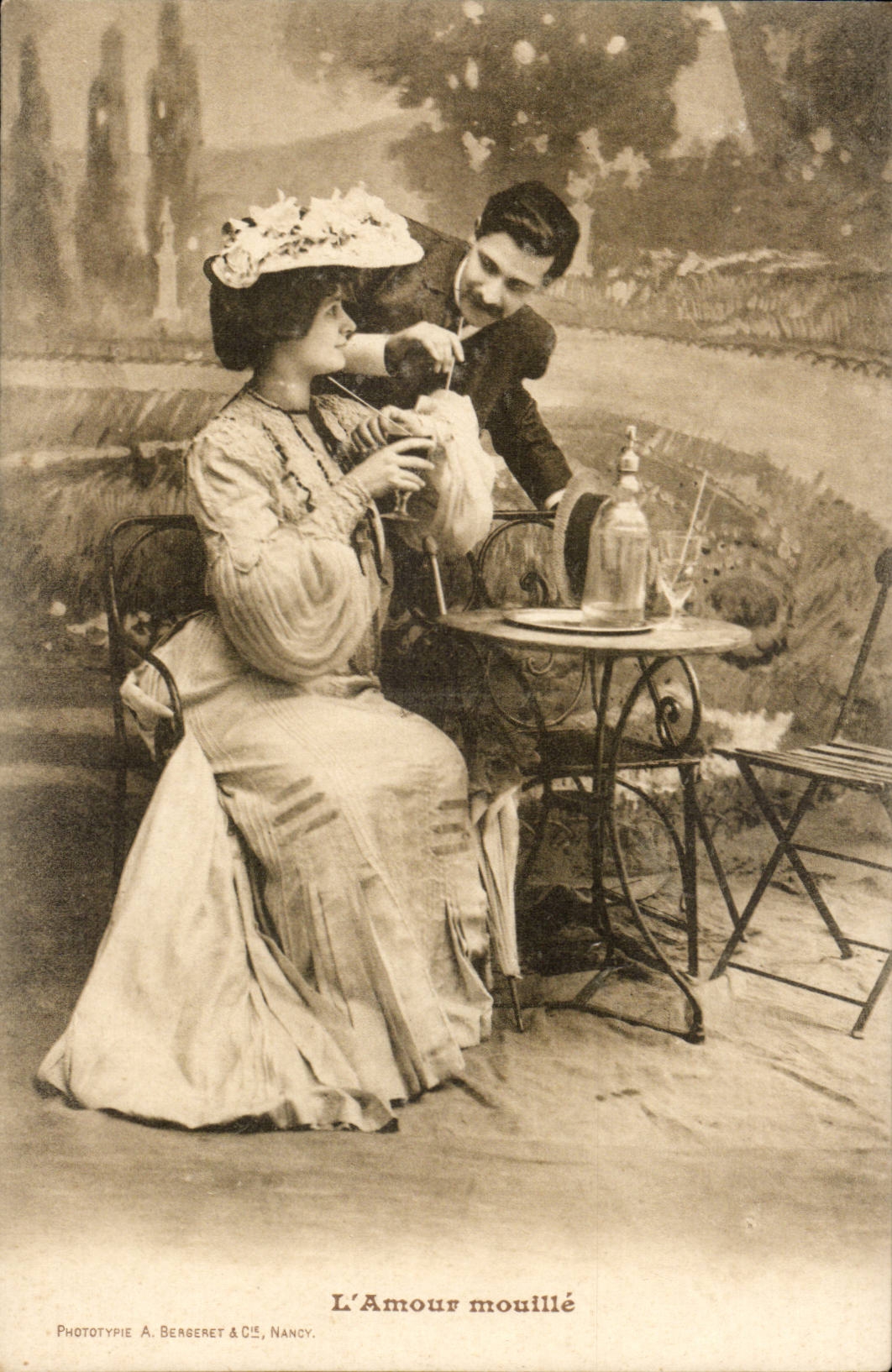 L'Amour mouillé — scena di giardino — Fototipia A. Berberet & Cie, Nancy