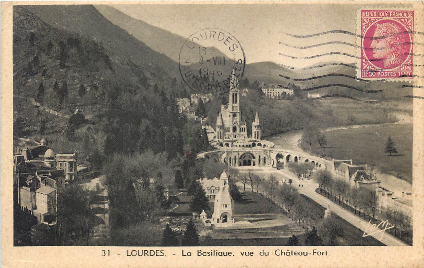 CPA Lourdes l basilque vue du Cheau Fort