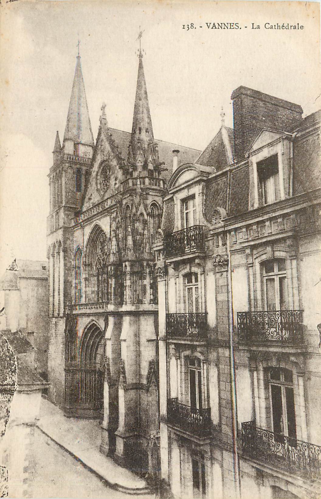 CPA Vannes - la cathedrale
