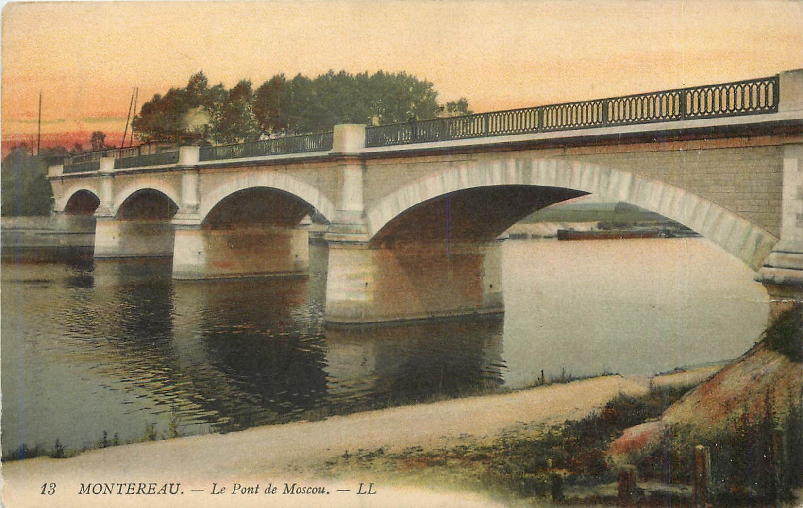 CPA Montereau le pont de Moscou