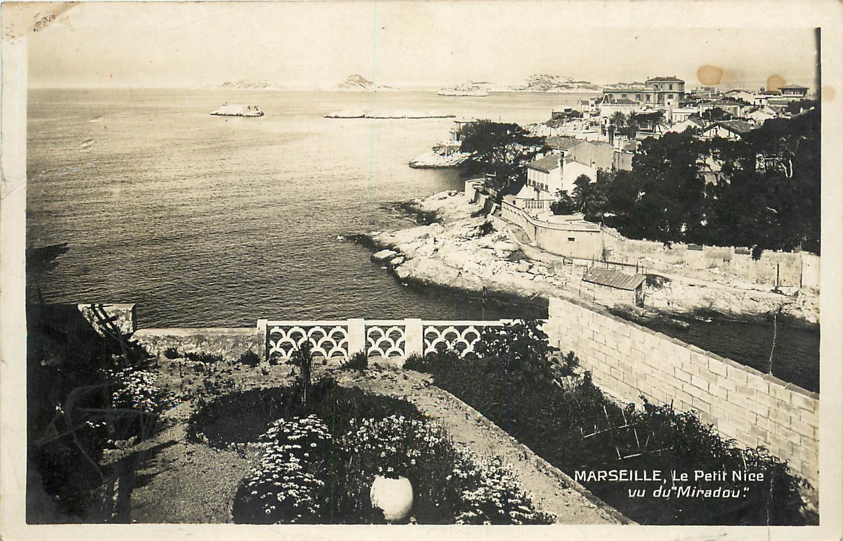 CPA Marseille le petit Nice vu du Miradou
