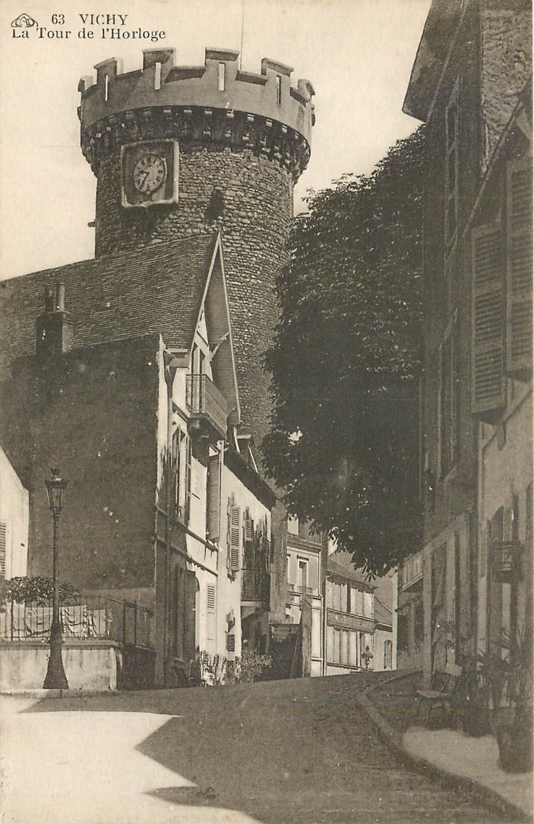 CPA la tour de l'horloge Vichy