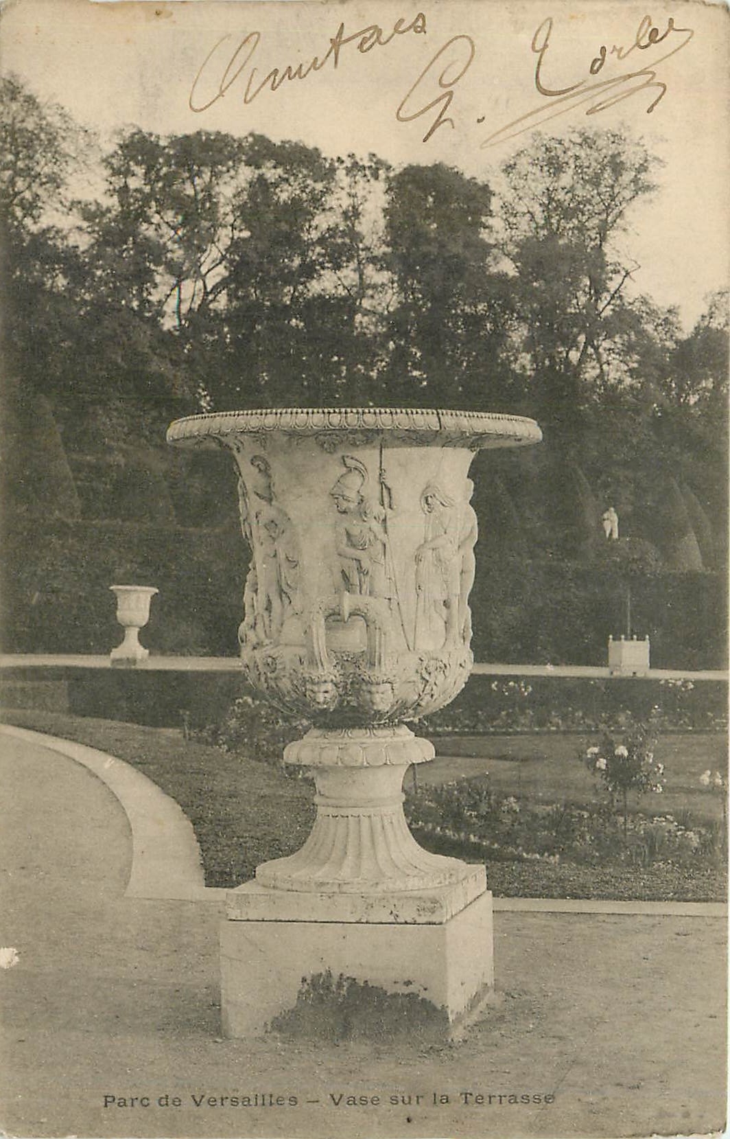 CPA Parc de versailles Vase sur la terrasse