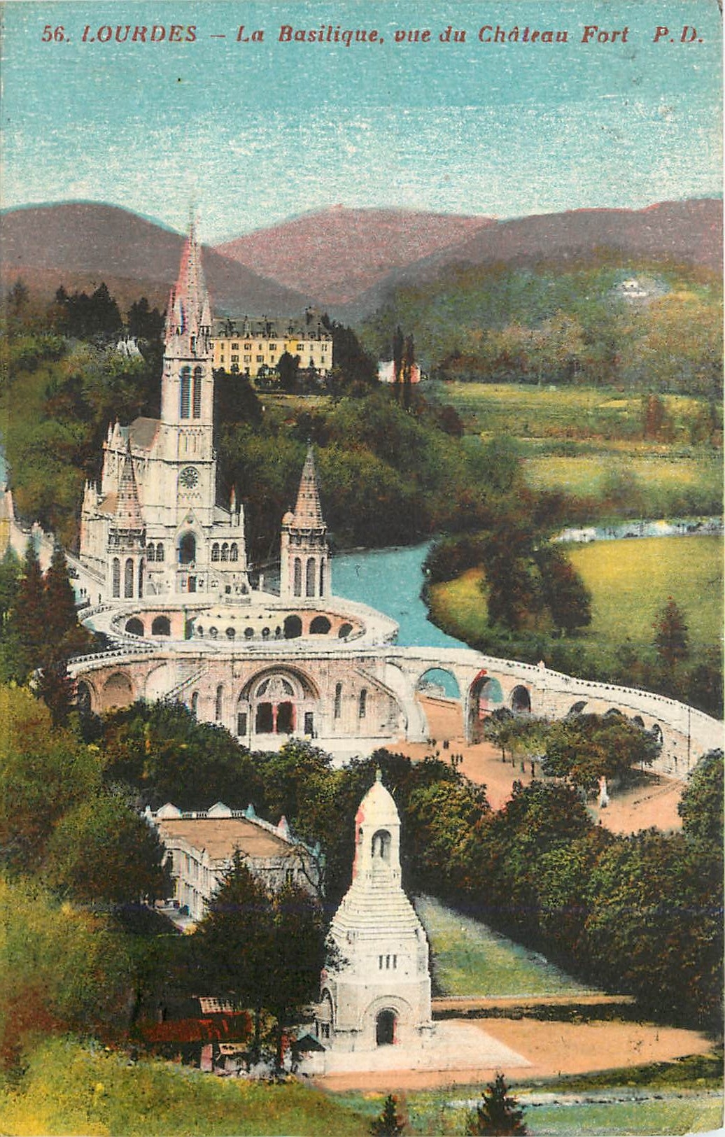 CPA Lourdes la basiliques vue du Chateau Fort