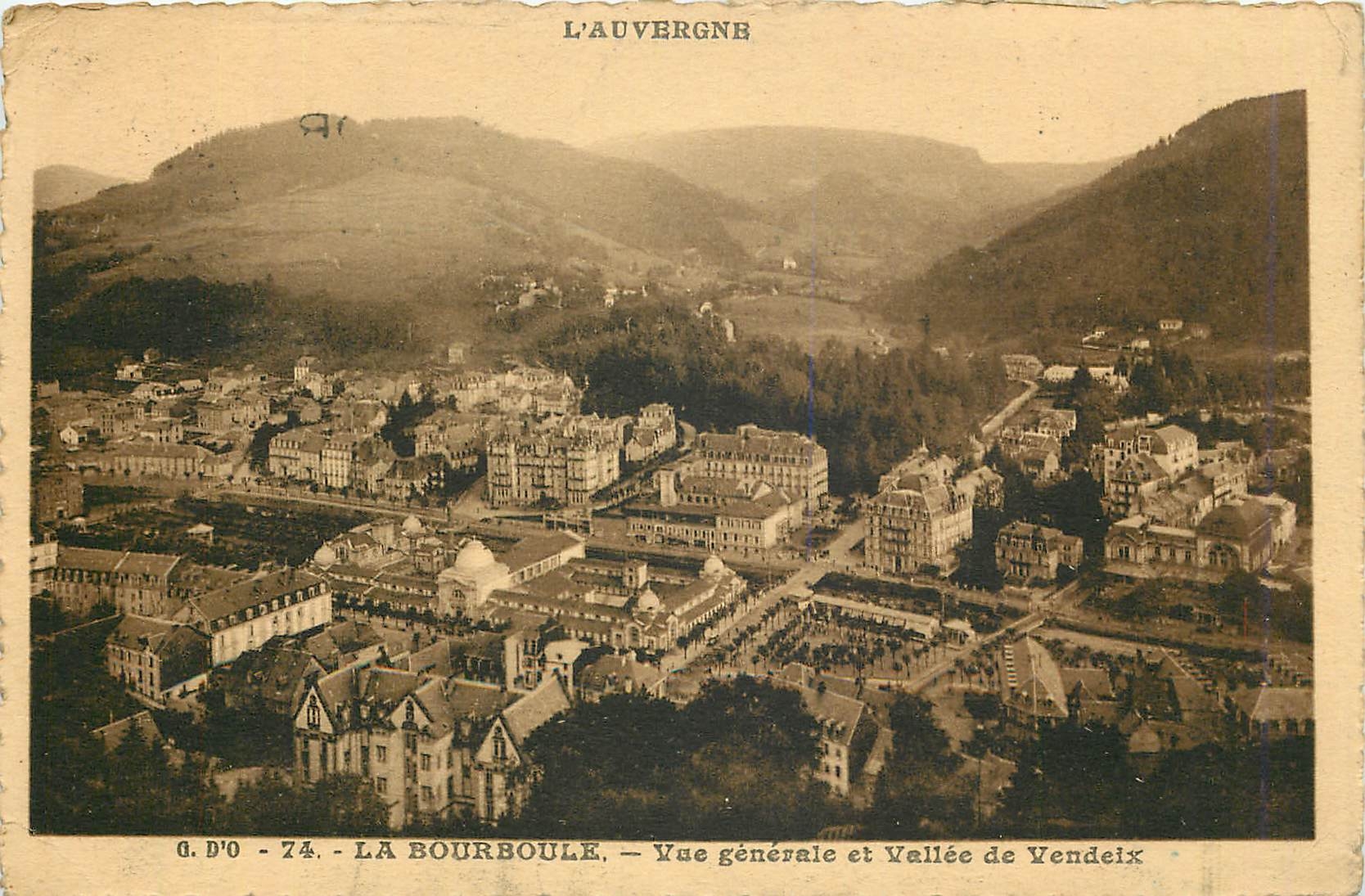 CPA La bourboule Vue generale et Vallee de Vendeix