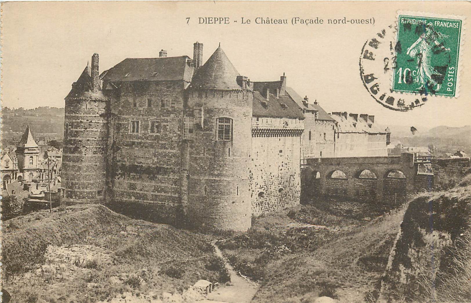 CPA Dieppe le Chateau façade Nord Ouest