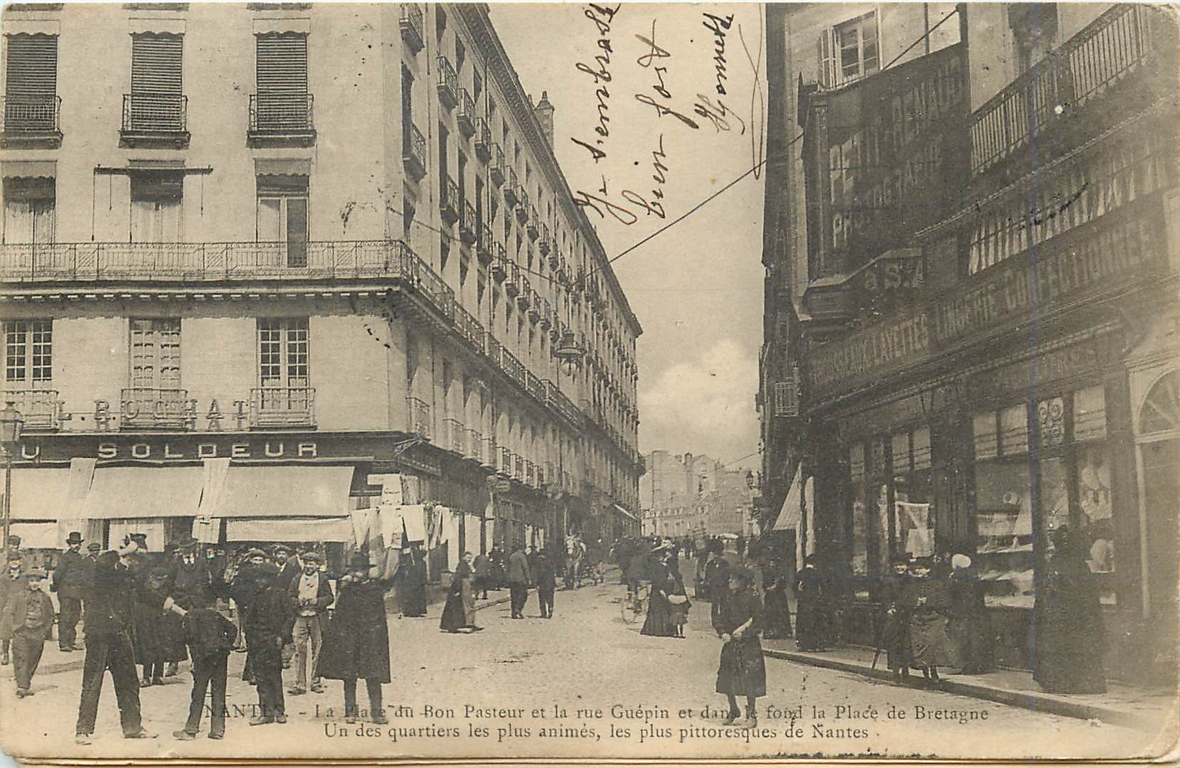 CPA Nantes la plce du bon Pasteur et la rue Guepin et dans le fond la Place de Bretagne
