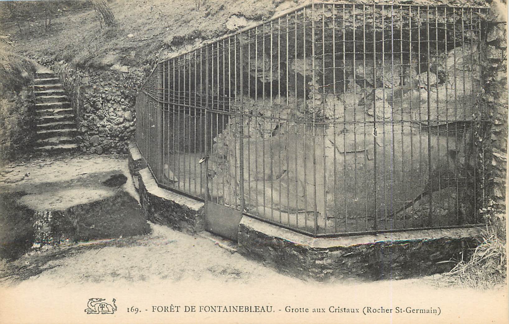 CPA Foret de Fontainebleau Grotte aux cristaux