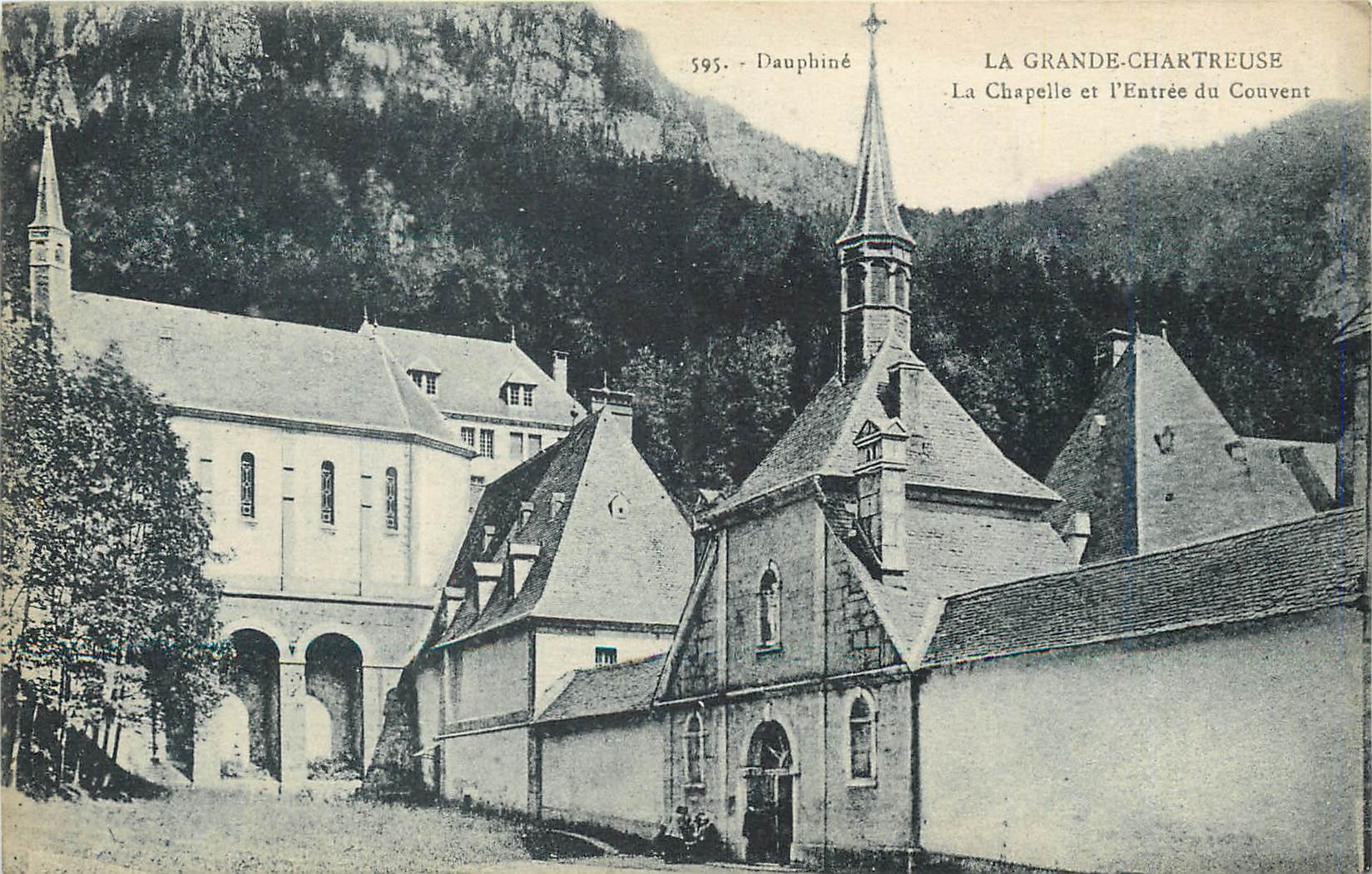 CPA la grande Charteuse la chapelle et l' Entrée du Couvent