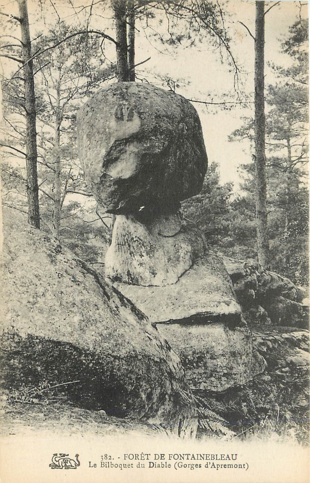 Le Bilboquet du Diable (Gorges d'Apremont) — Forêt de Fontainebleau — n°382