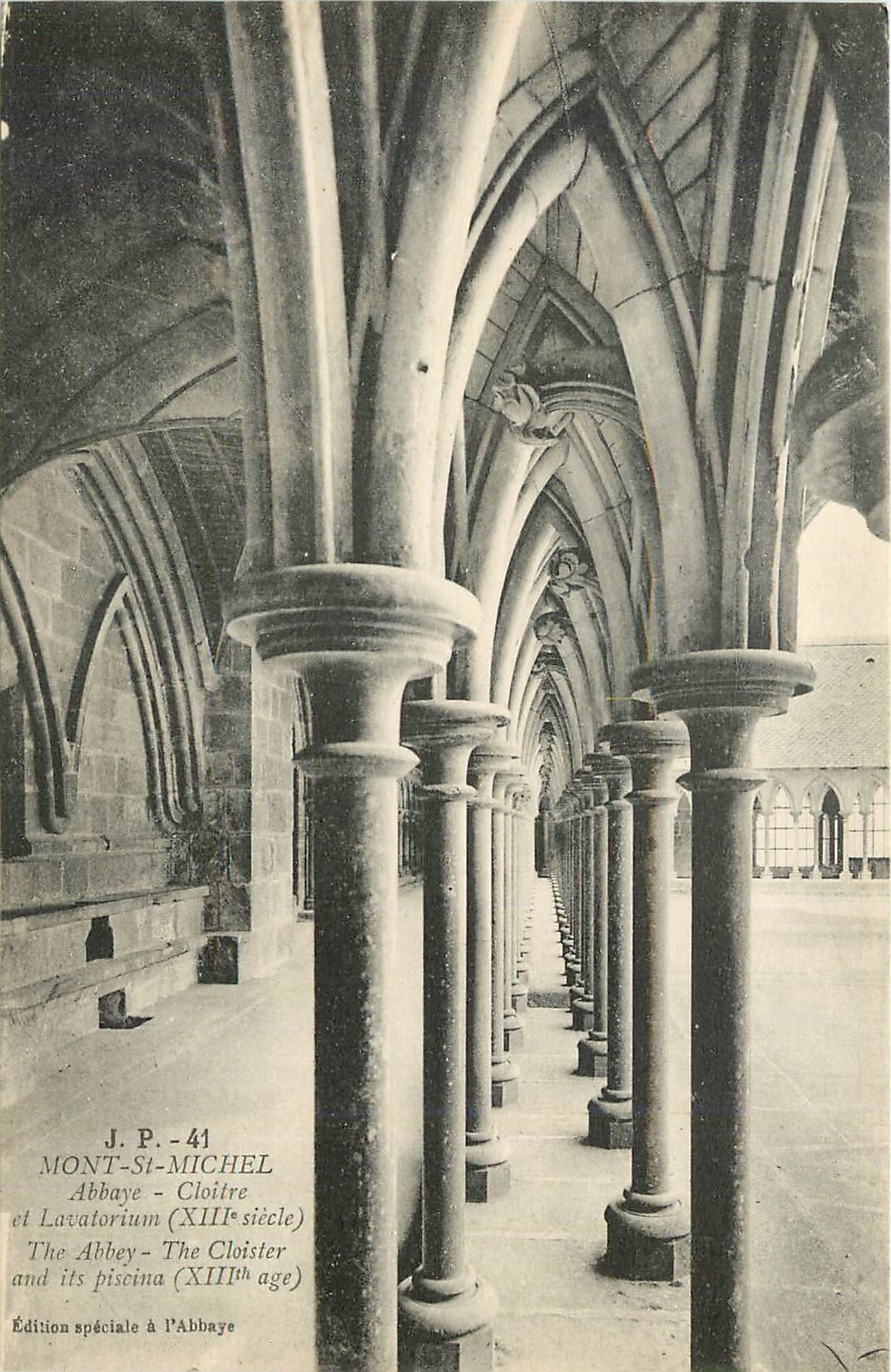 CPA Mont Saint Michel Abbaye Cloitre et lavatorium XIIIe siecle