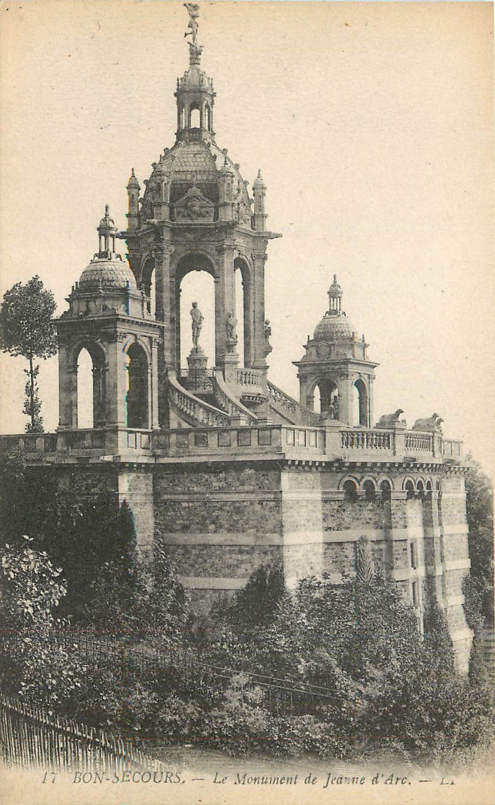 CPA Bon Secours le Monument de jeanne d' Arc