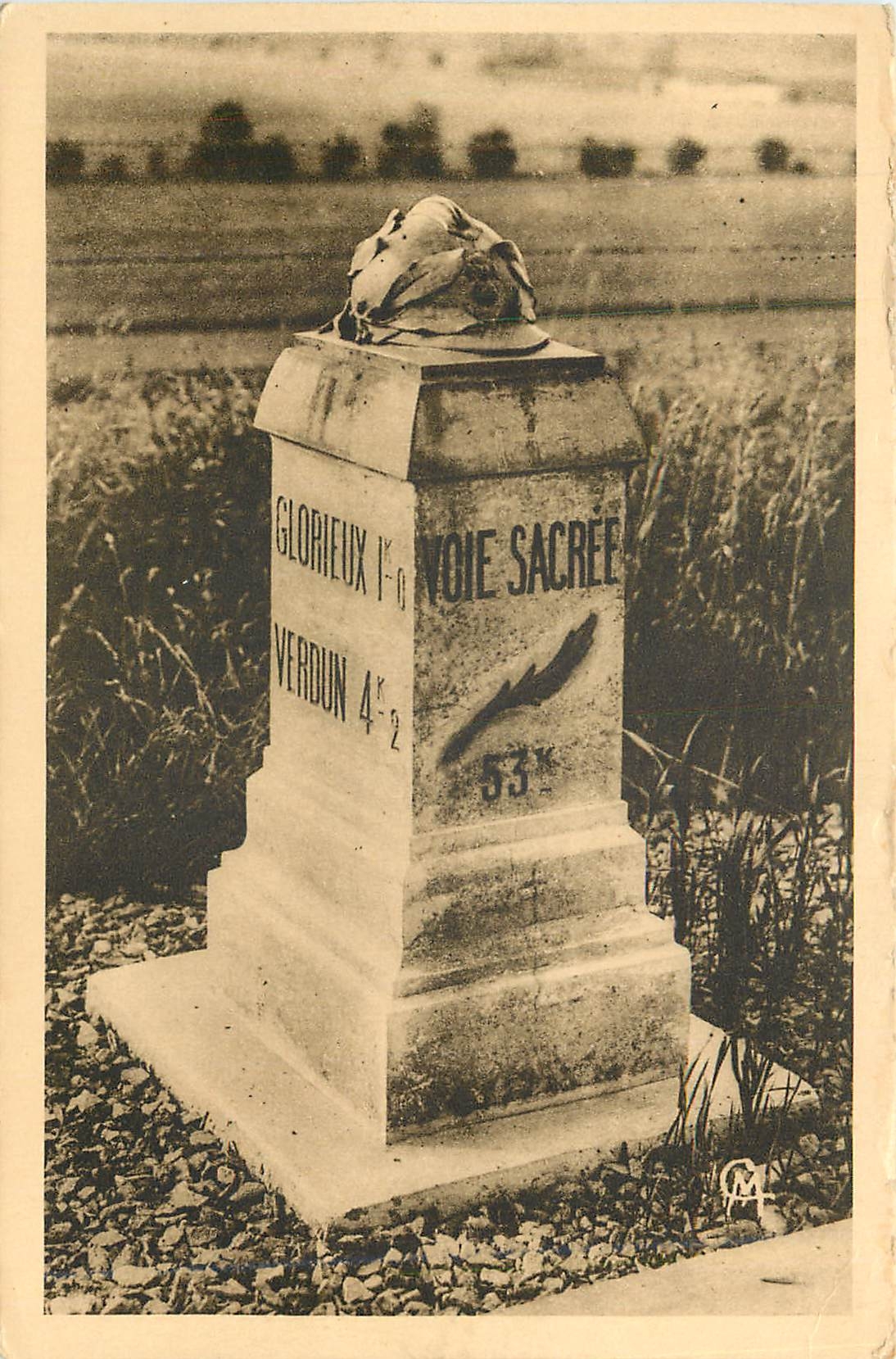 CPA Verdun borne Commemorative de la voie sacree
