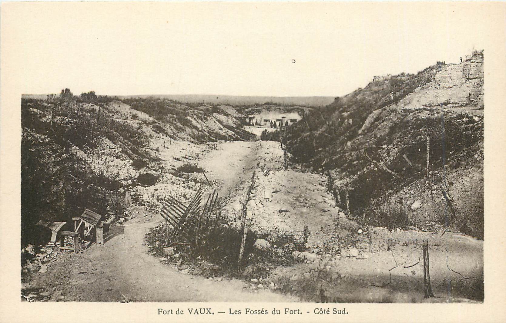 CPA Fort de vaux Les osses du fort Cote Sud