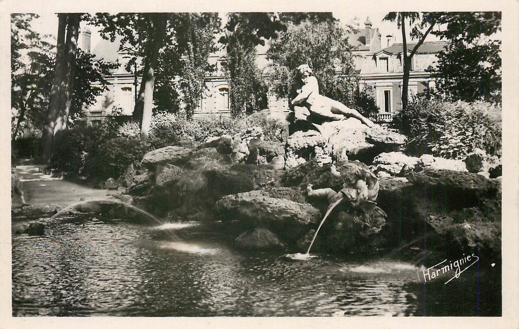 CPA Beauvais Square Bellovaque pres de la gare