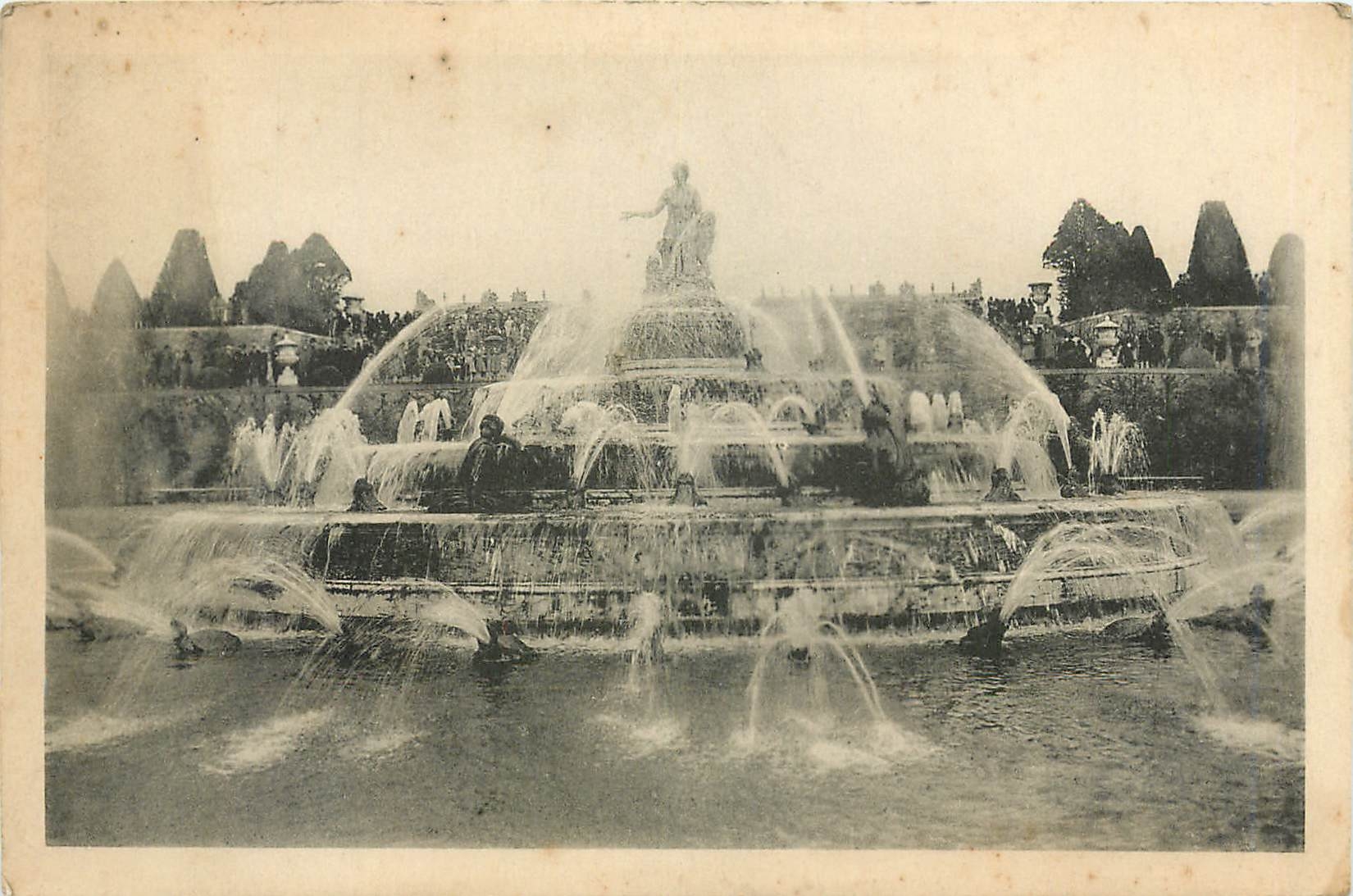 CPA Parc du Chateau de Versailles le bassin de ltone grandes eaux
