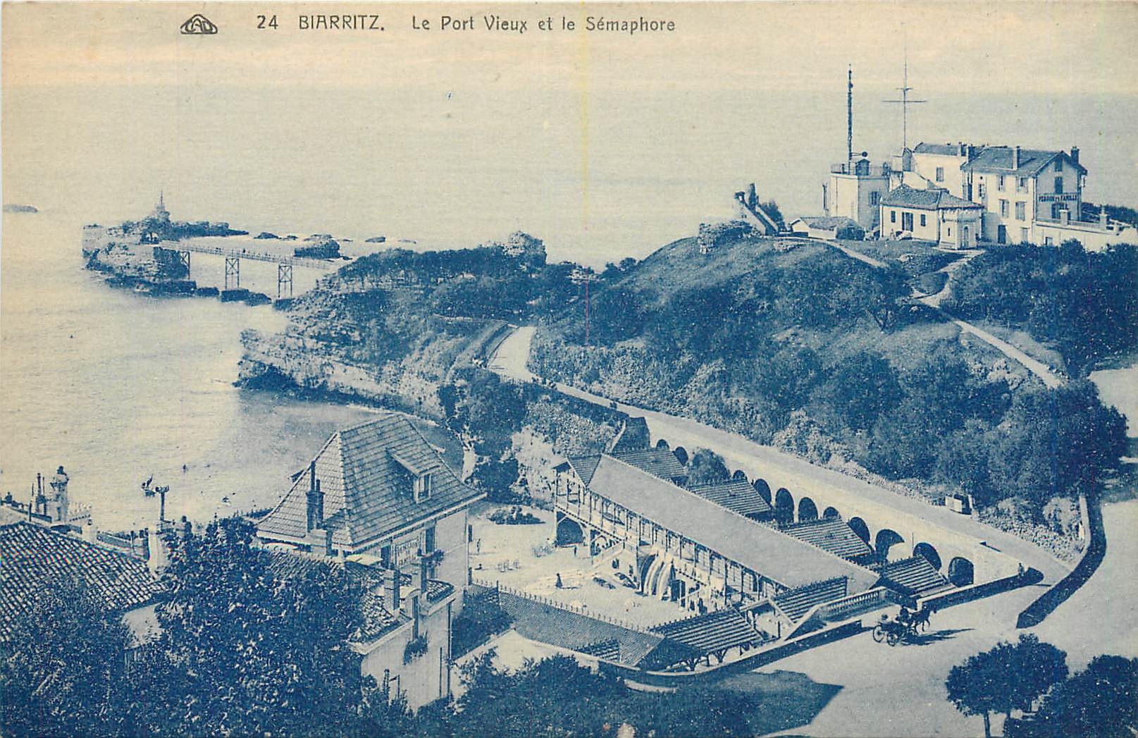 CPA Biarritz le port vieux et le Semaphore