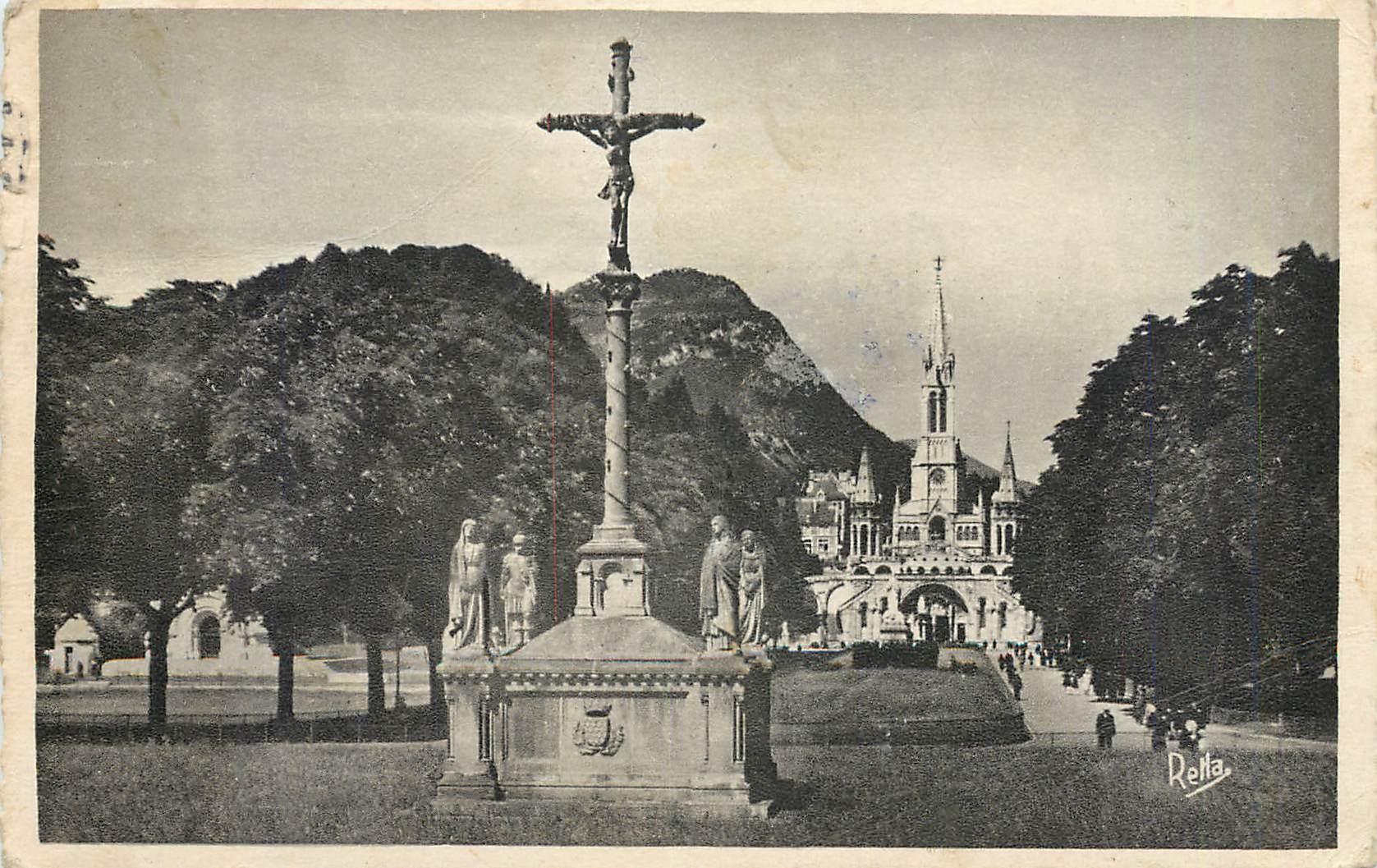 CPA Lourdes la croix des bretons et la basilique