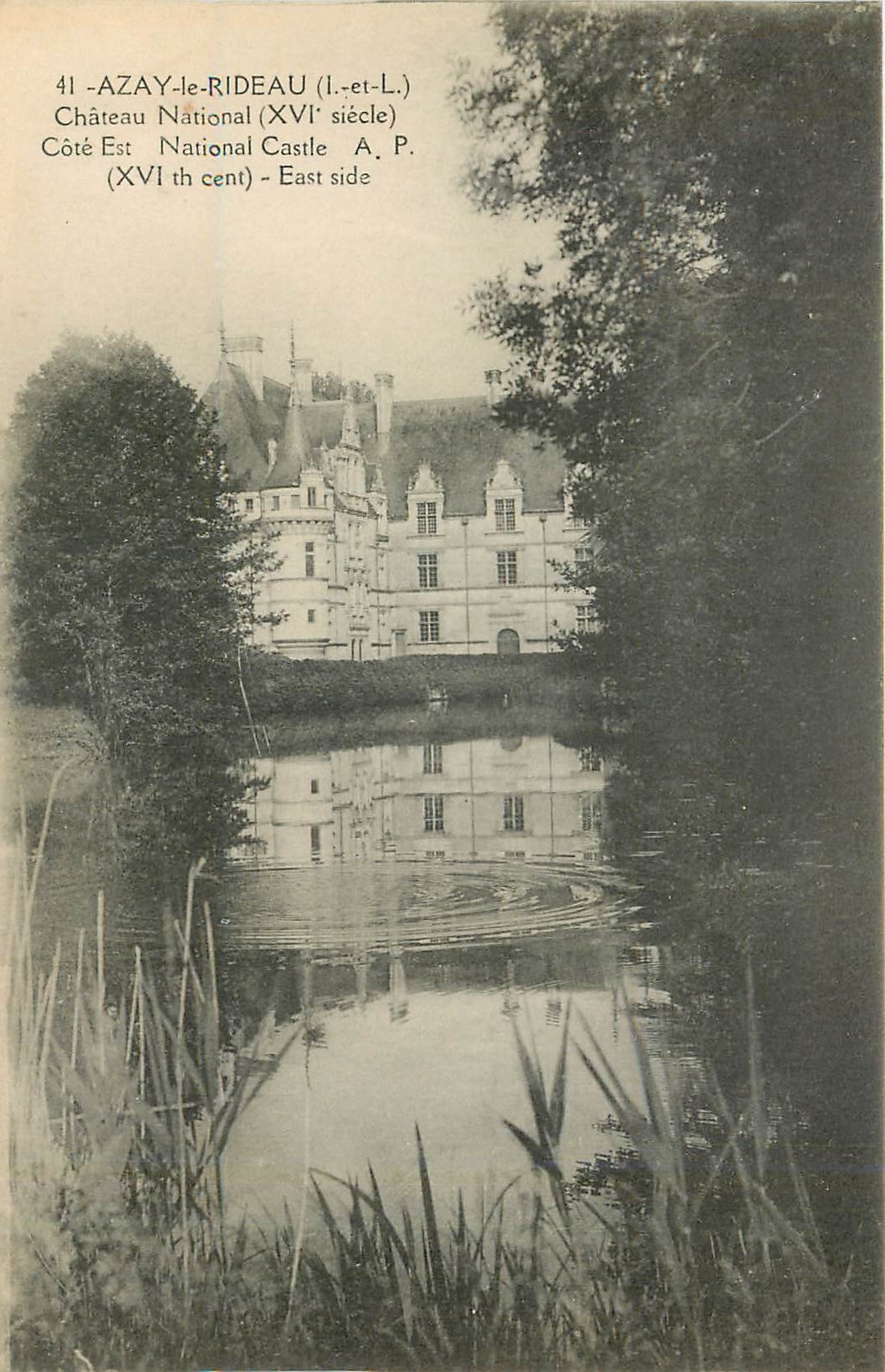 CPA Azay le Rideau I et L Le chateau National mon hist XVI es Cote Est