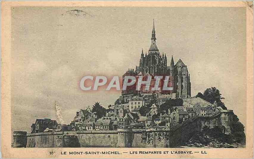 CPA Le Mont S Michel s remparts et les Abbaye