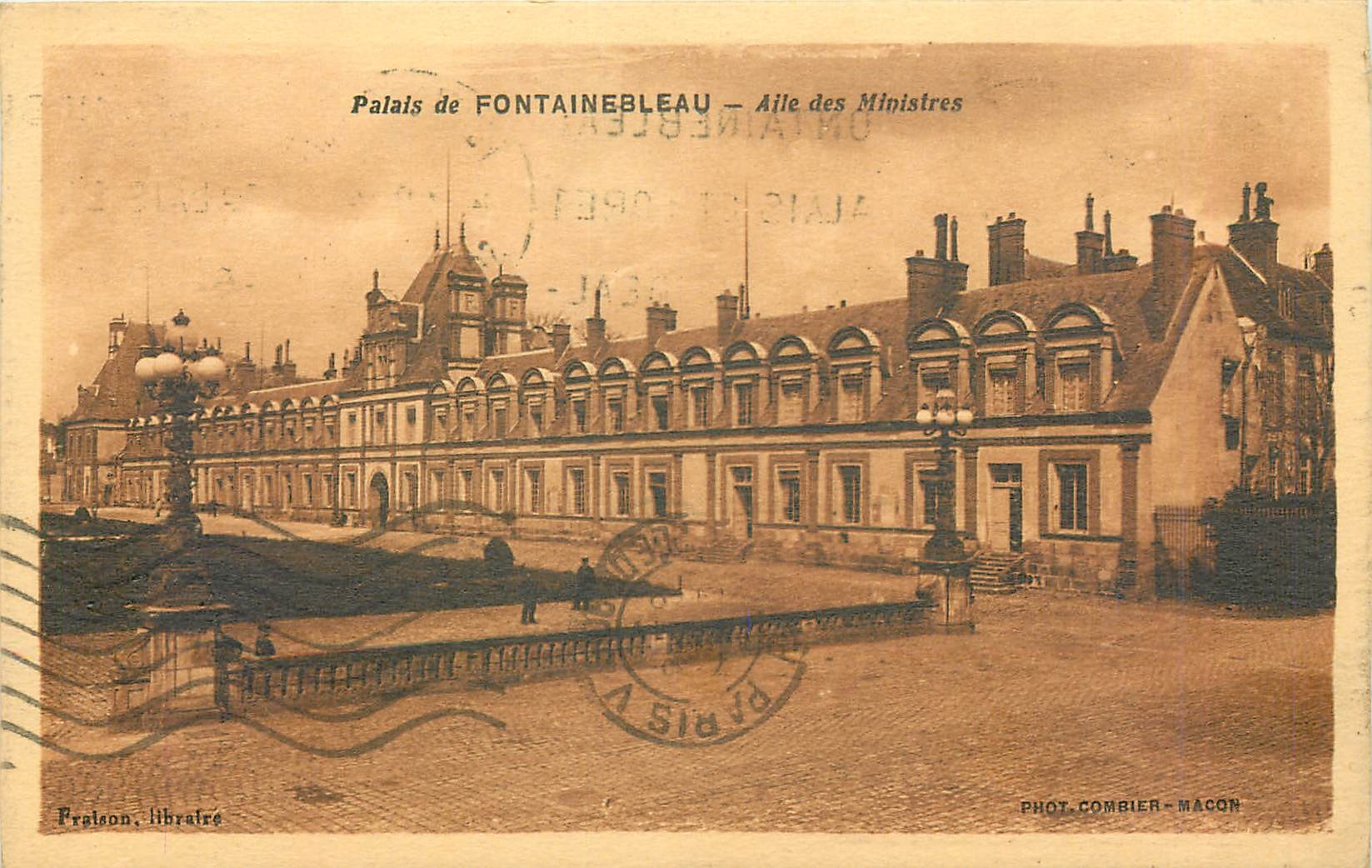 Palais de Fontainebleau — Aile des Ministres — Phot. Combier - Mâcon