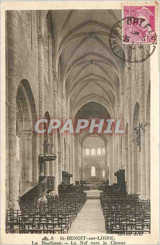 CPA St Benoit sur Loire La Basilique L Nef vers le Cheour
