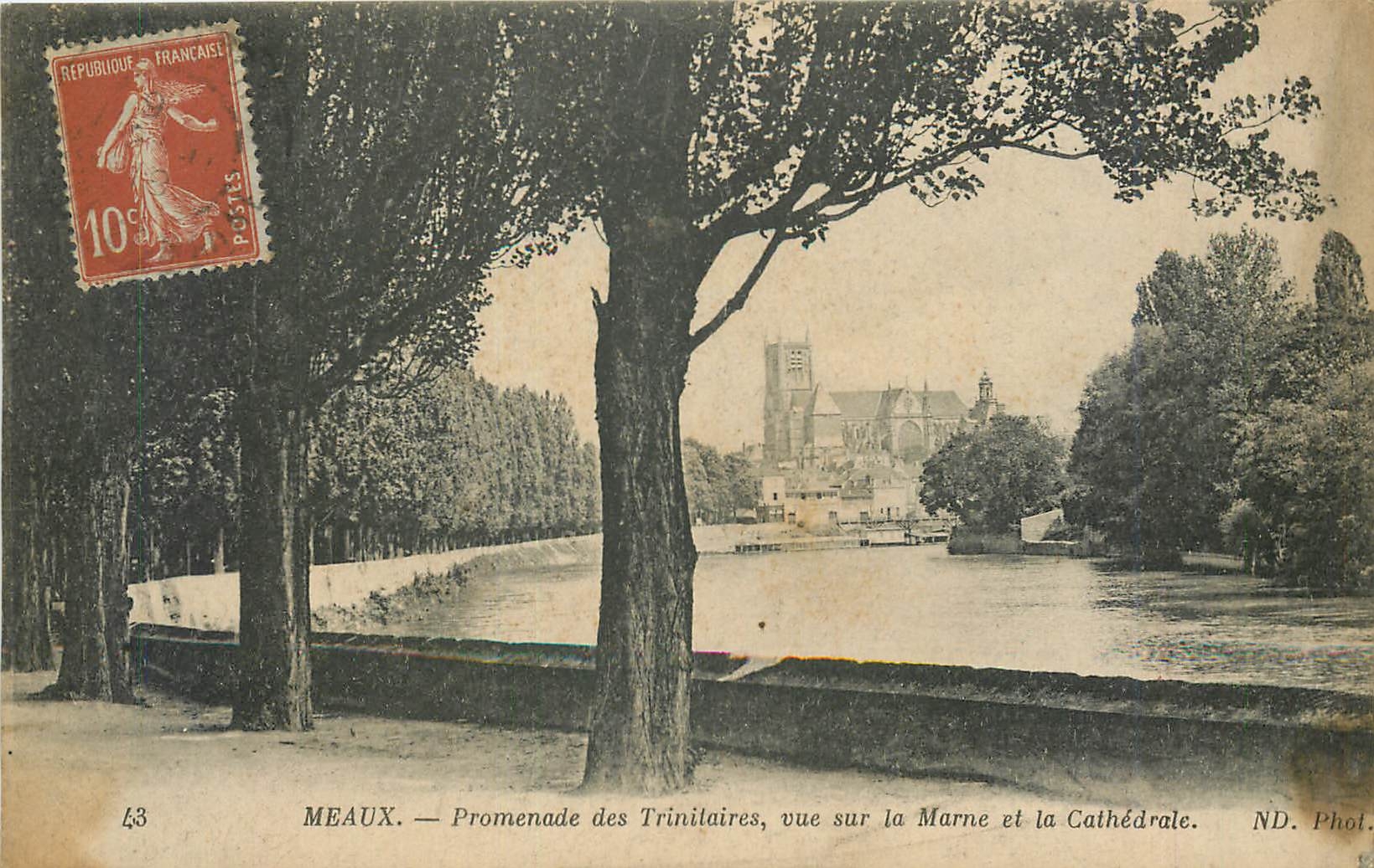 CPA Meaux Promenade des Trinitaires vue sur la marne et la cathedrale
