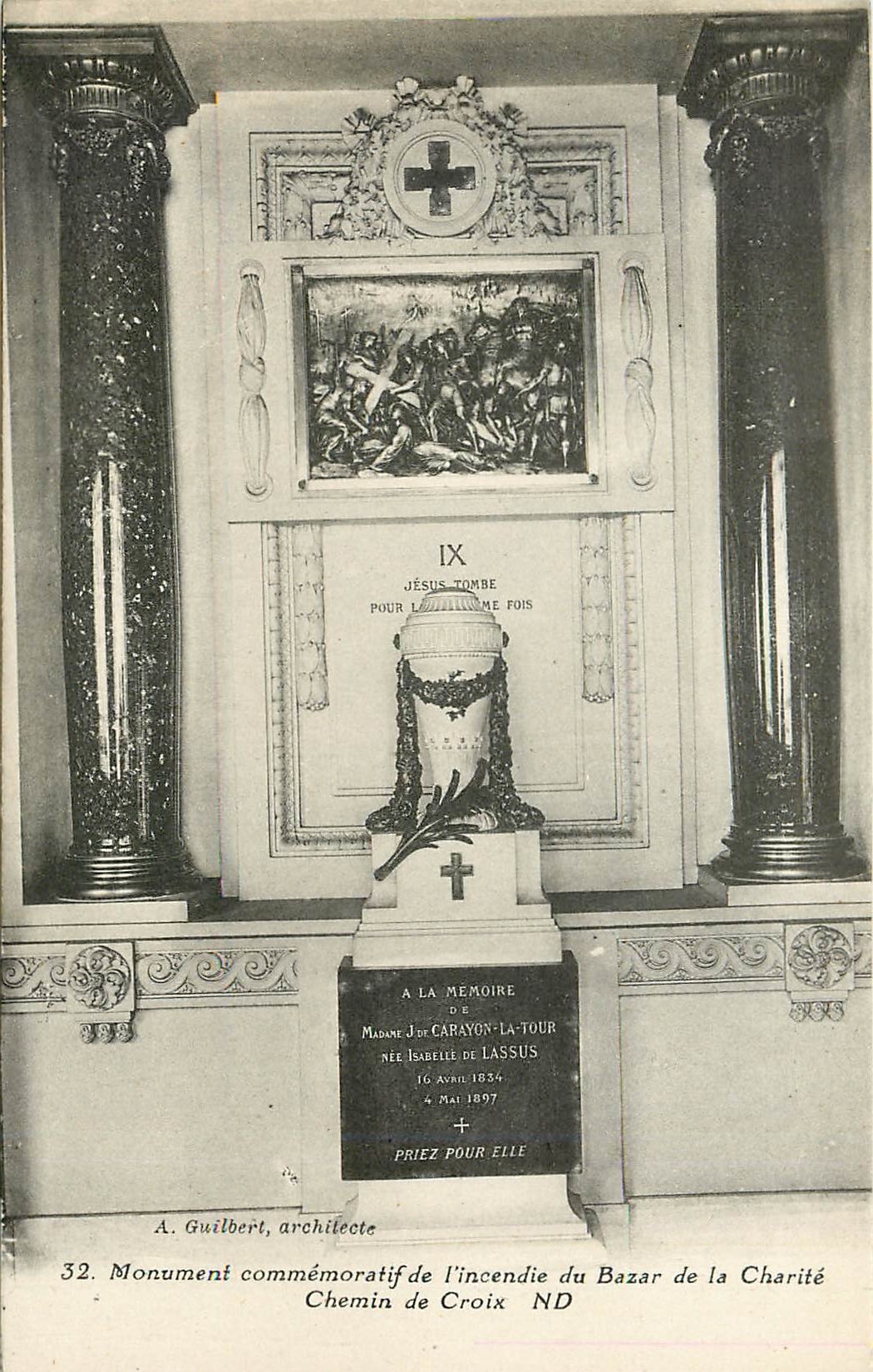 CPA Monument Commemoratif de l'Incendie du Bazar de la Charite Chemin de Croix 