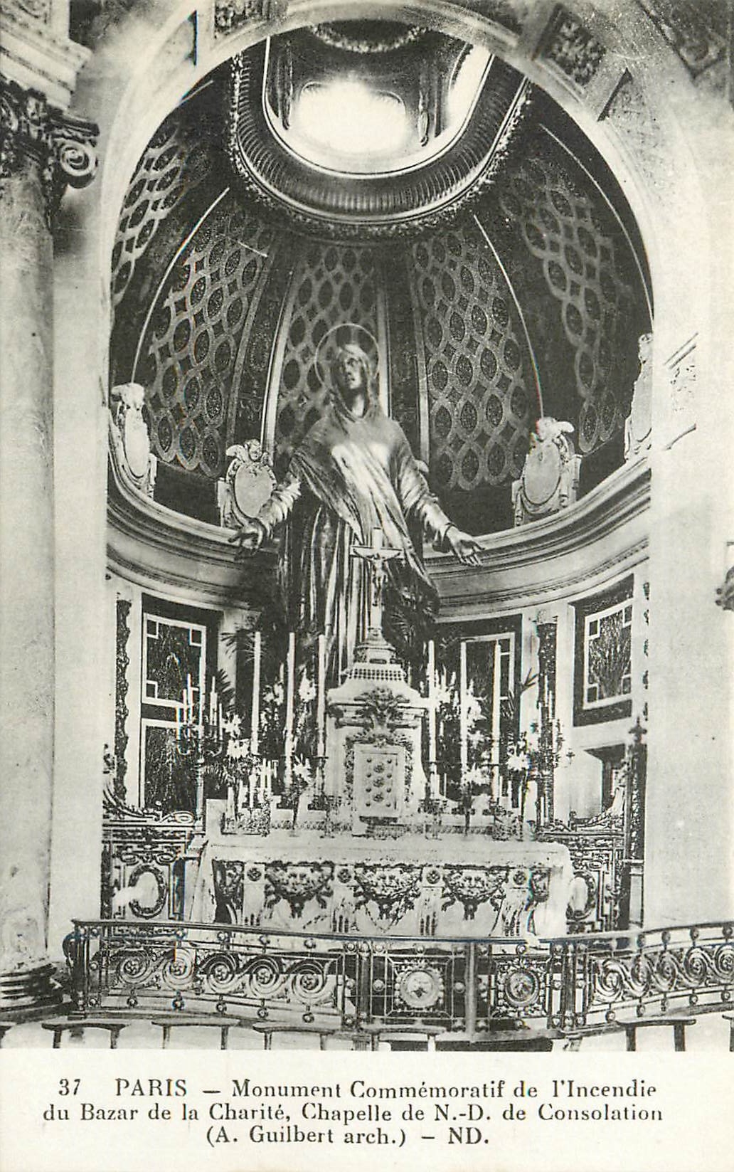 CPA Paris Monument Commemoratif de l'Incendie du Bazar de la Charite Chapelle de ND de Consolation 