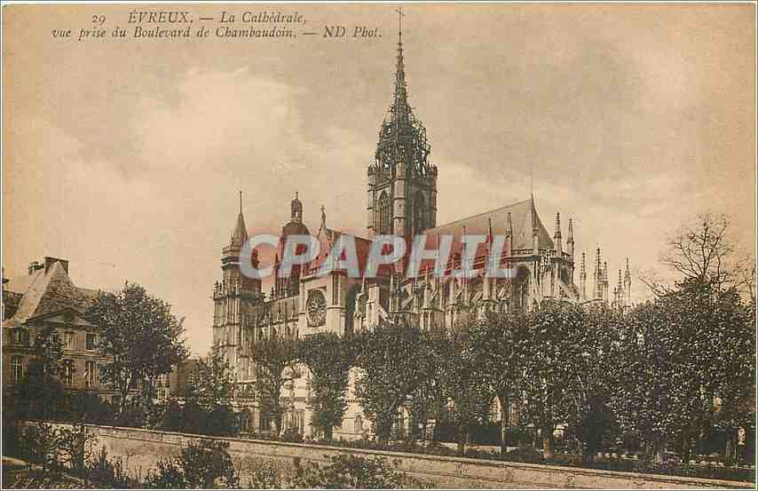 CPA Evreux La Cathedrale vue prise du Boulevard de Chambaudoin 