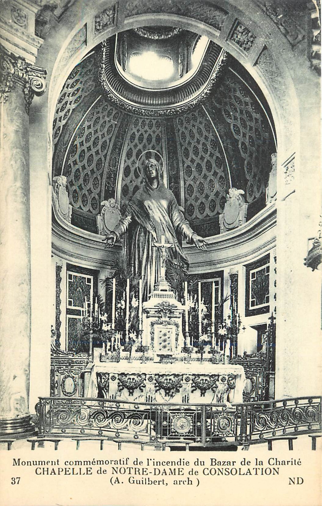 CPA Monument Commemoratif de l'Incendie du Bazar de la Charite Chapelle de Notre Dame de Consolation