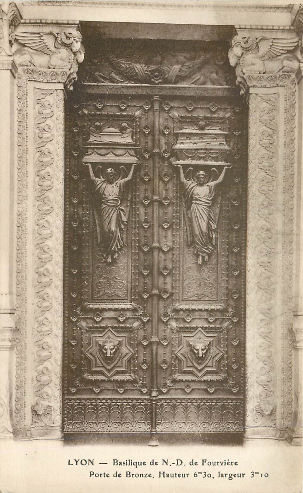 CPA Lyon Basilique de ND de Fourviere Porte de Bronze 