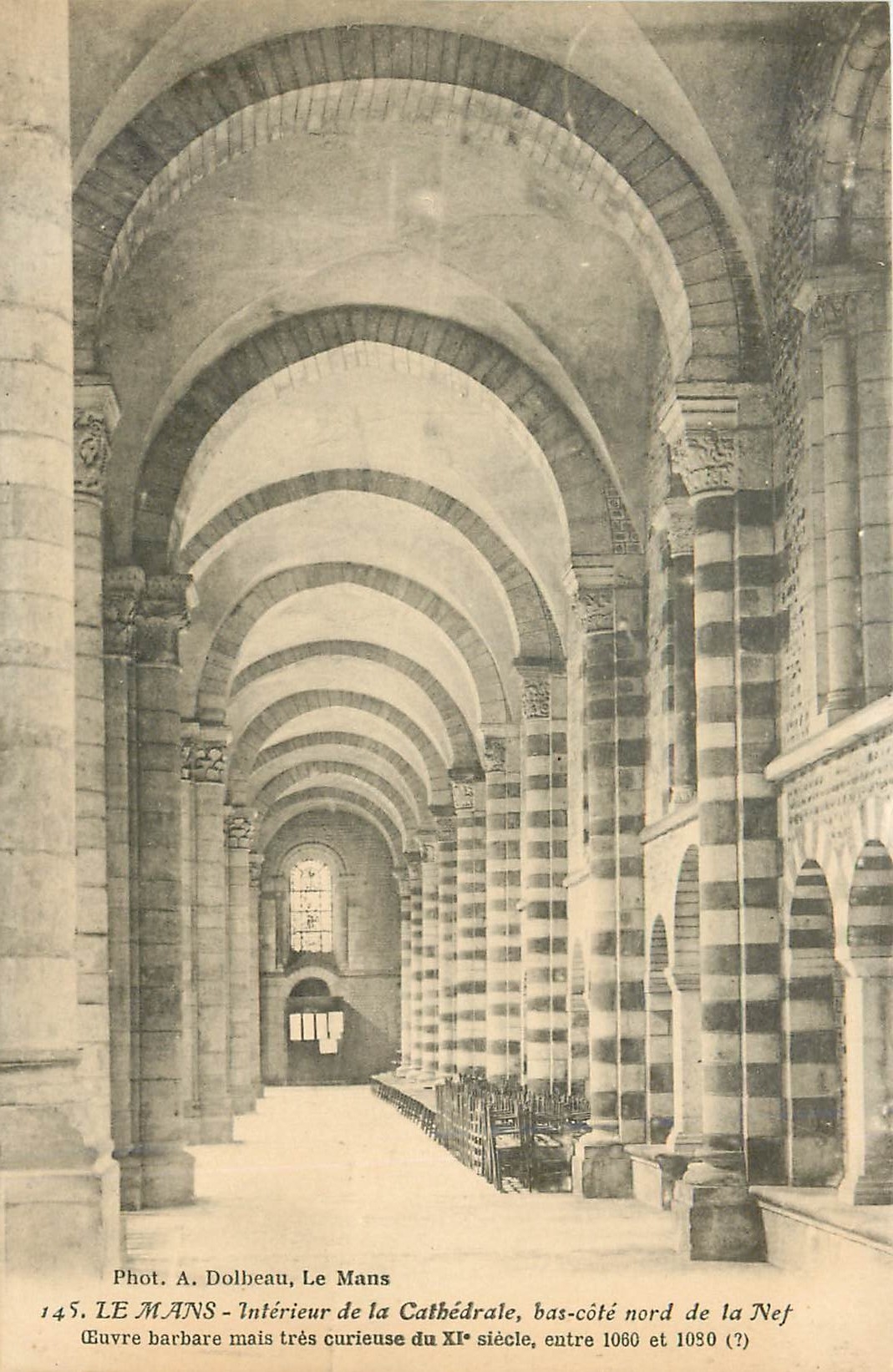 CPA Le Mans Interieur de la Cathedrale bas cote nord de la Nef 