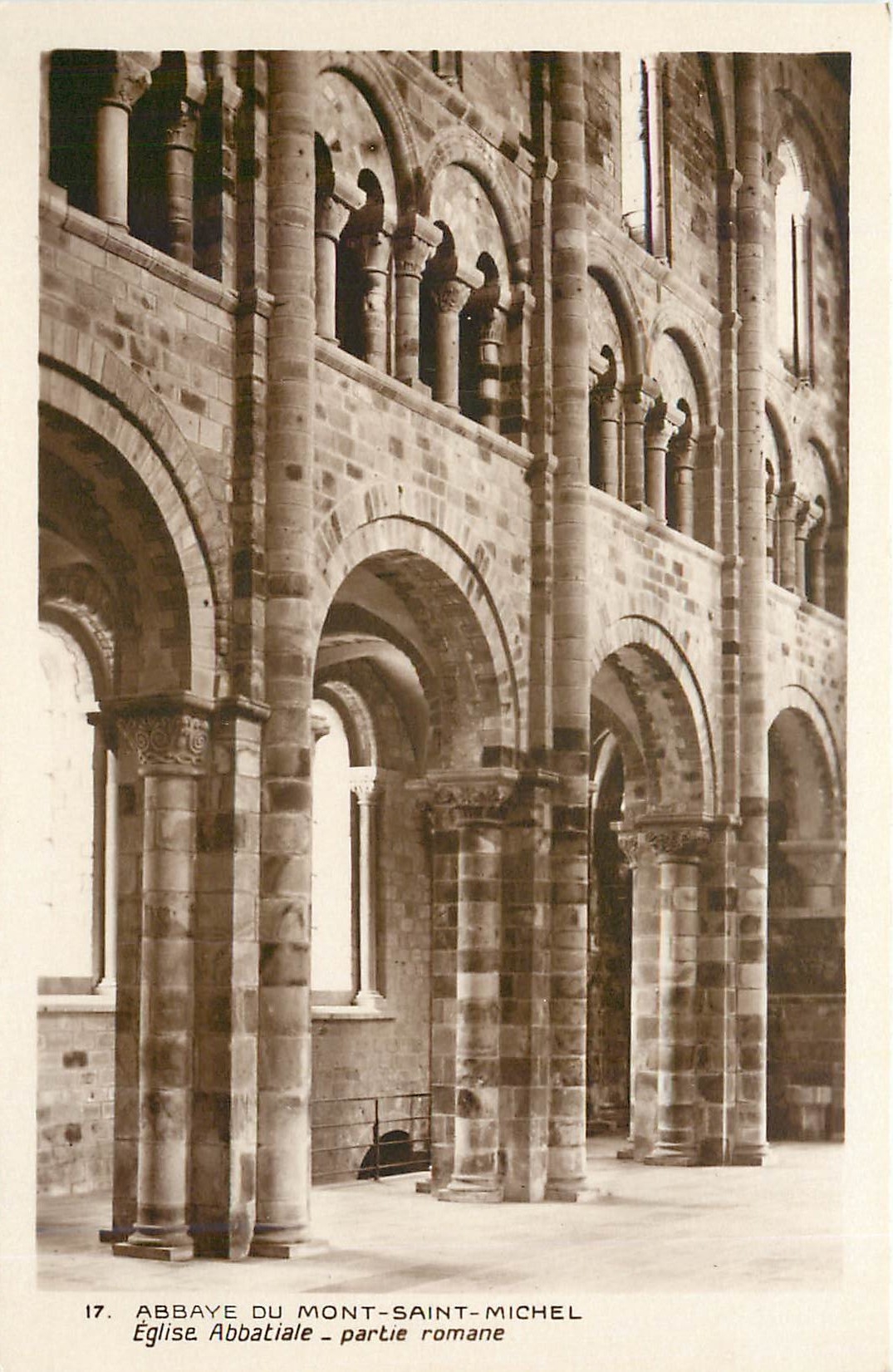 CPA Abbaye du Mont Saint Michel Eglise Abbatiale partie romane 