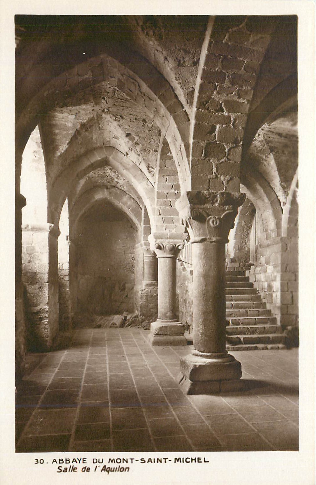 Abbaye du Mont-Saint-Michel — Salle de l'Aquilon — Édition Moments Historiques