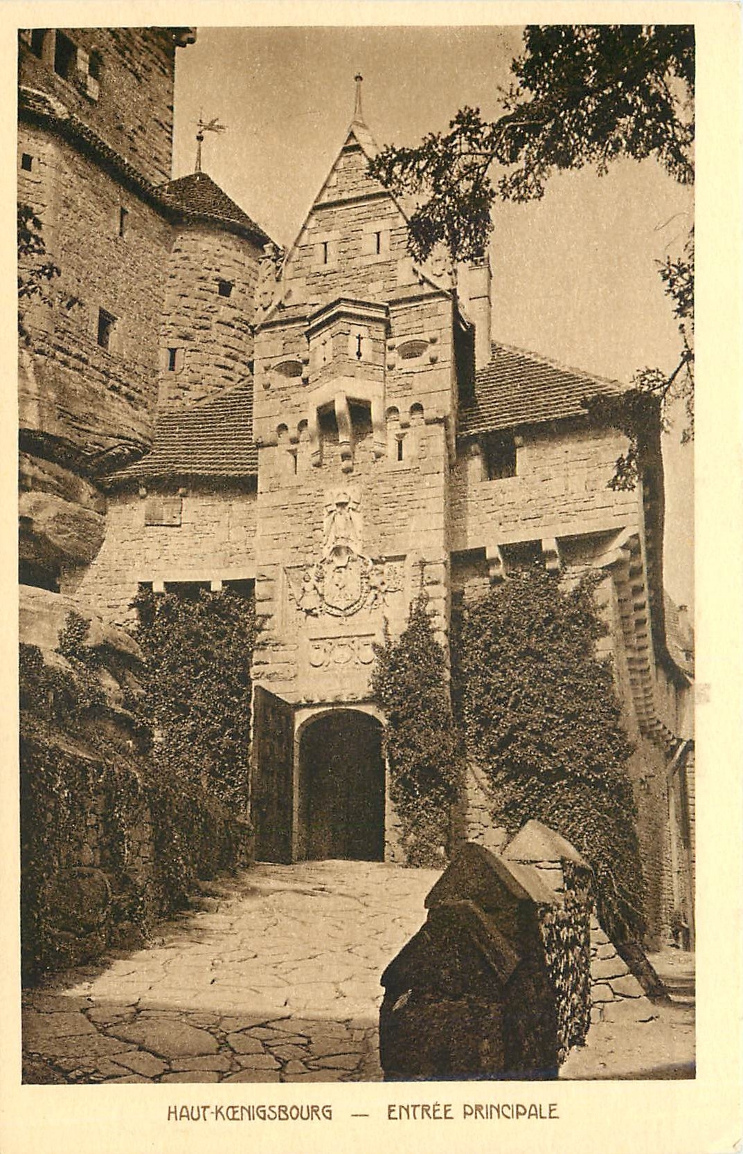 CPA Haut Koenigsbourg Entree Principale 